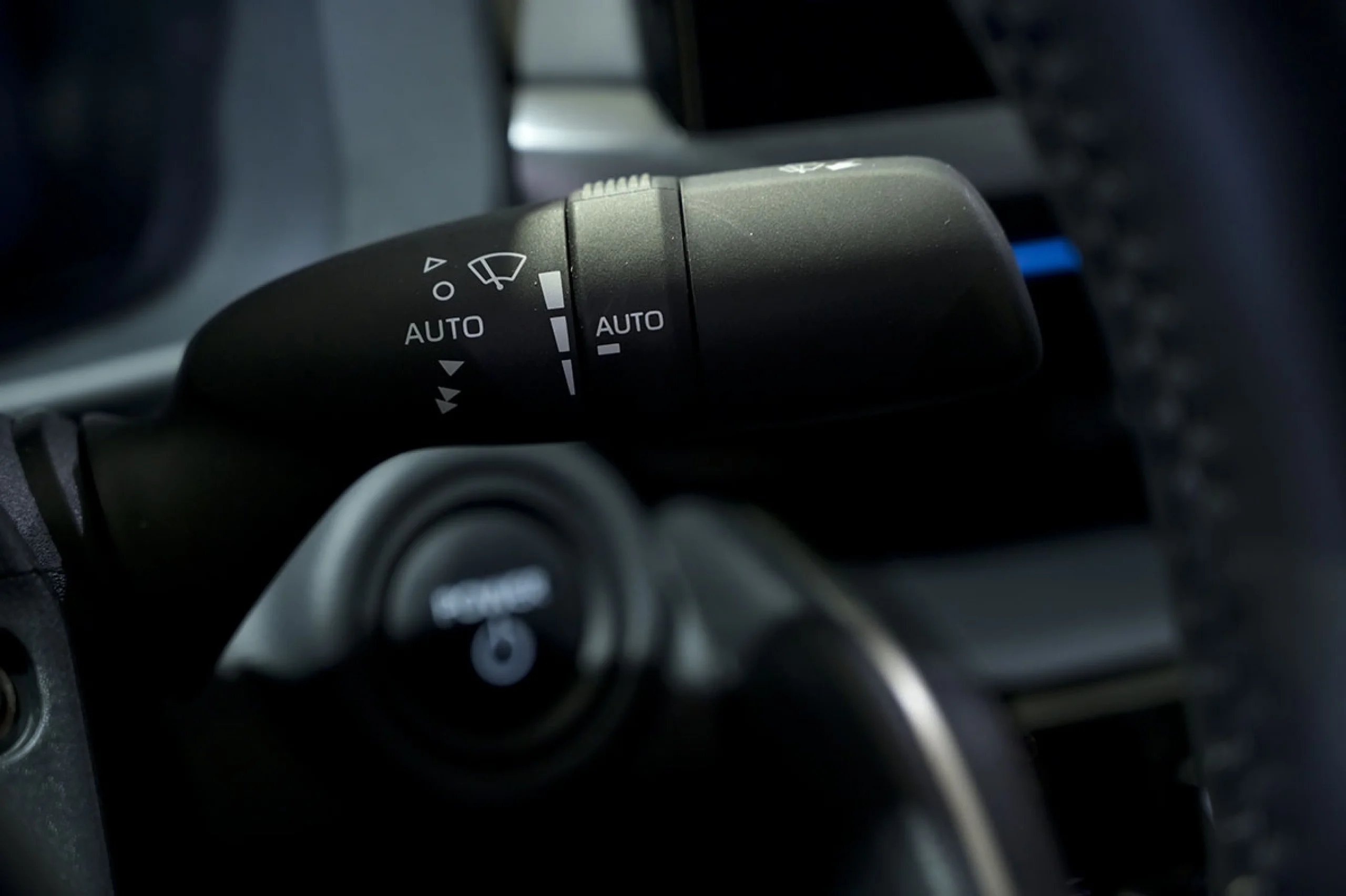 Toyota C-HR 2.0 200H Premiere Edition - Foto 32