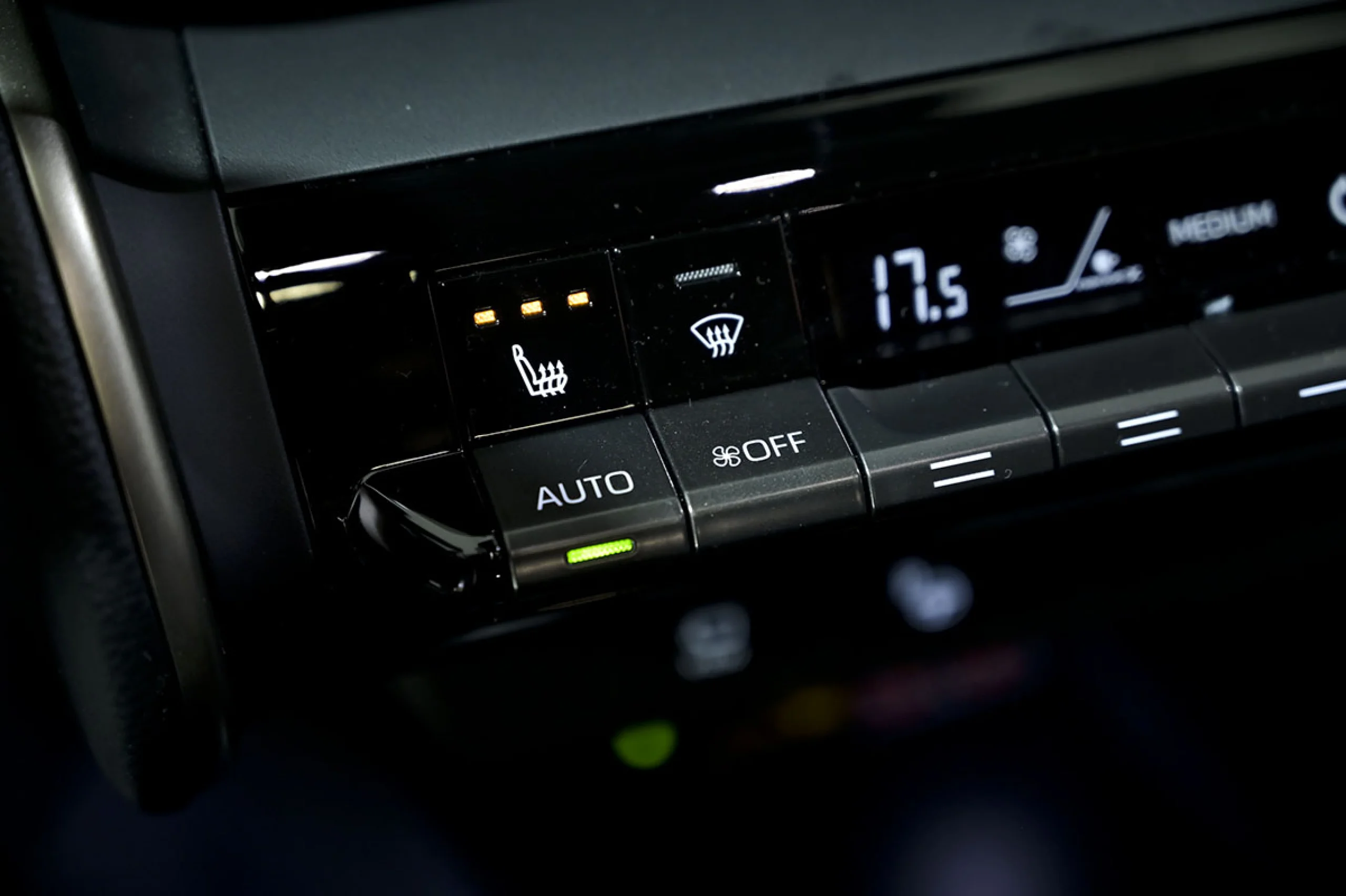 Toyota C-HR 2.0 200H Premiere Edition - Foto 40