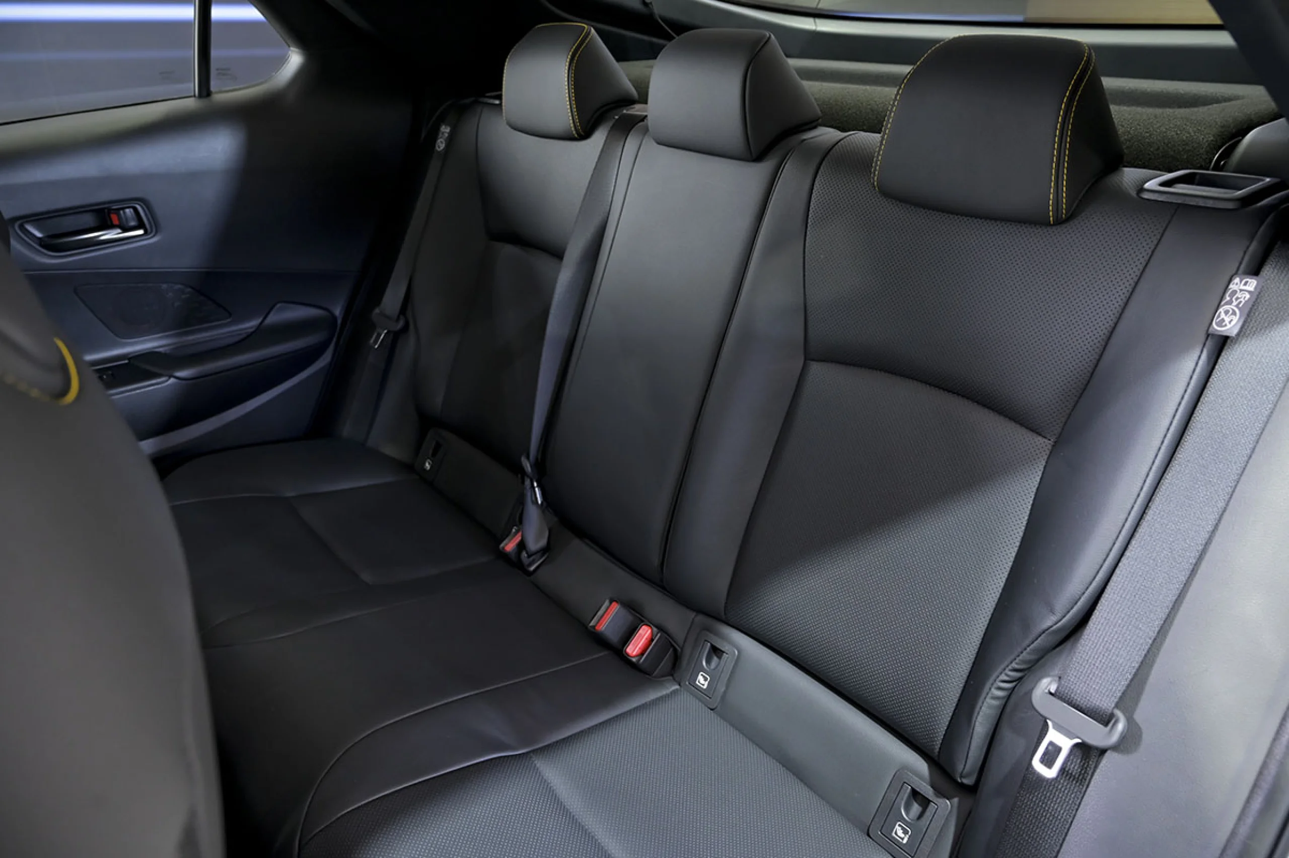 Toyota C-HR 2.0 200H Premiere Edition - Foto 17