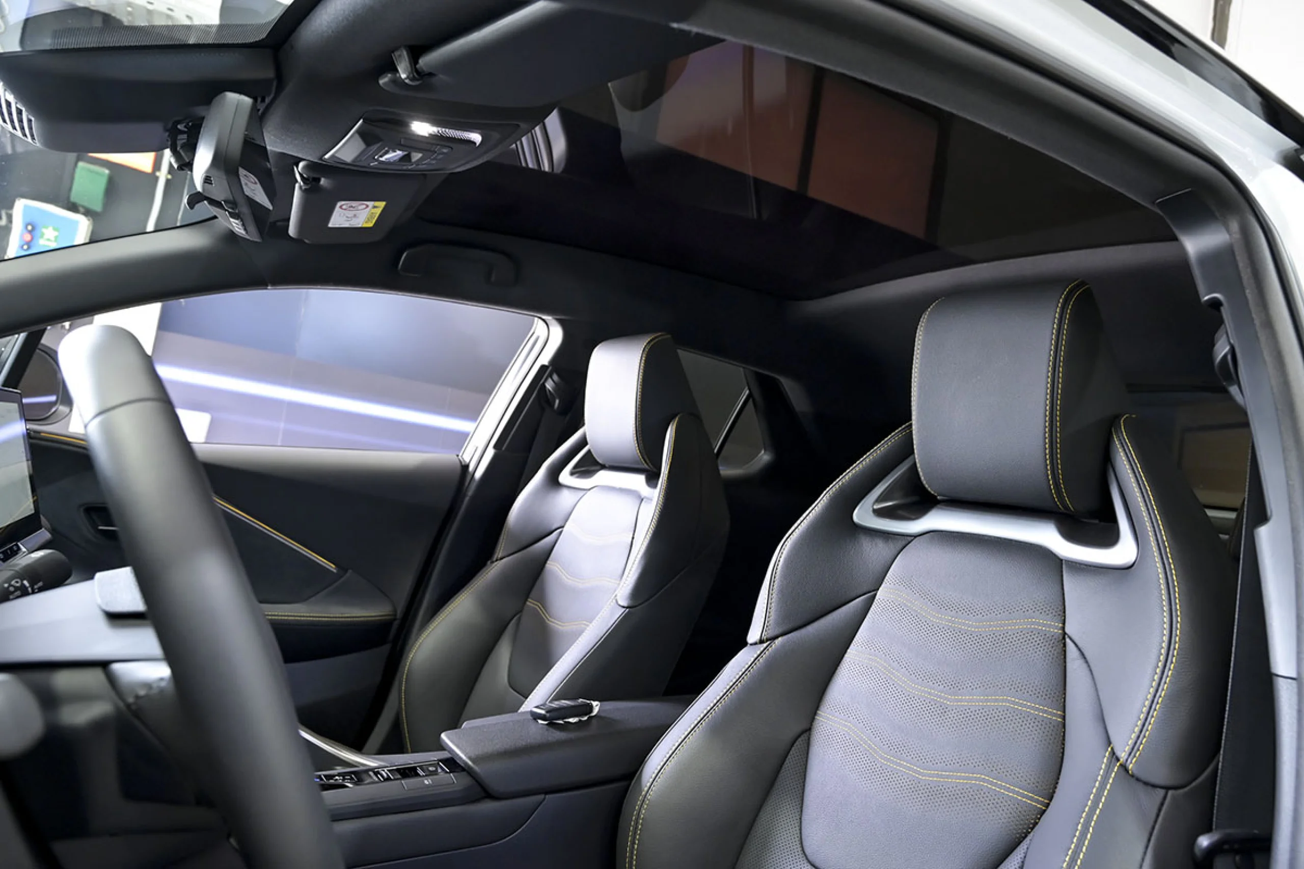 Toyota C-HR 2.0 200H Premiere Edition - Foto 25