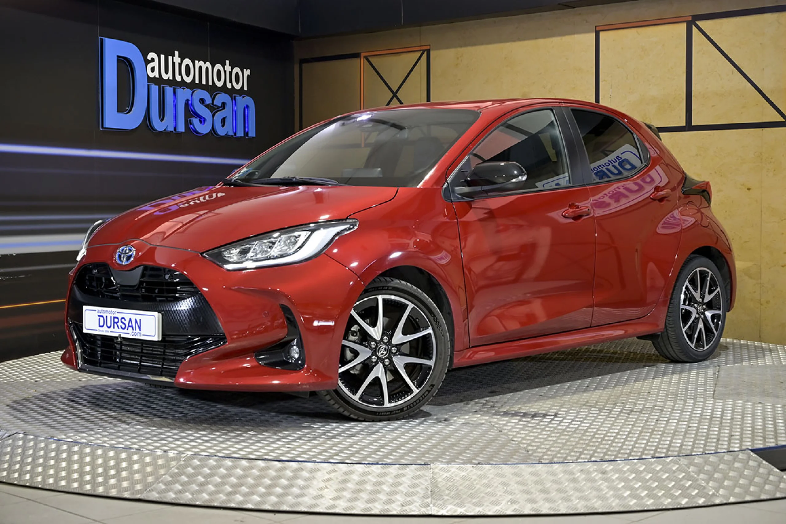 Toyota Yaris 1.5 120H Style P. Premier Edition - Foto 1