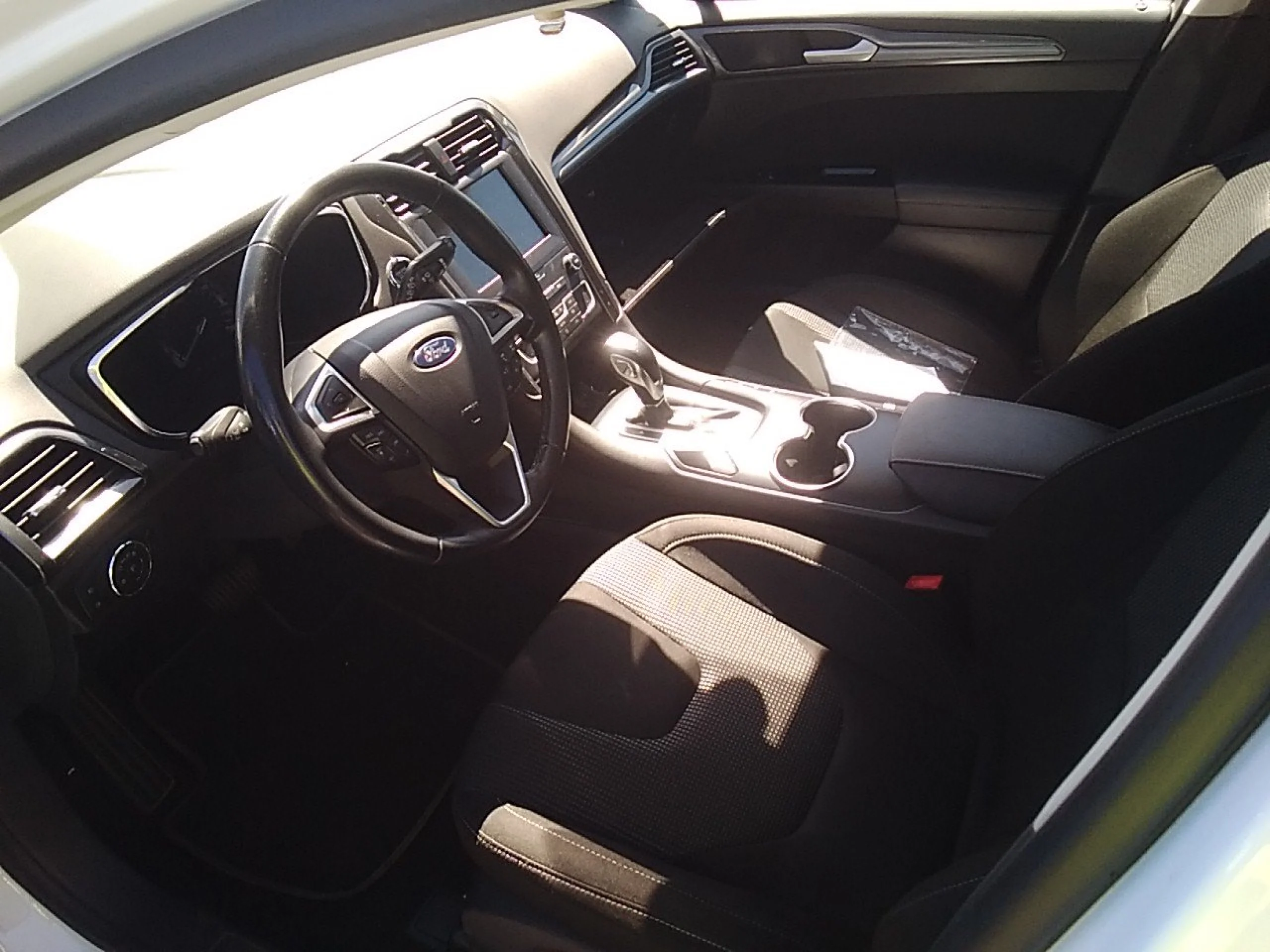 Ford Mondeo 2.0 Híbrido 138kW Titanium HEV AT SB - Foto 7