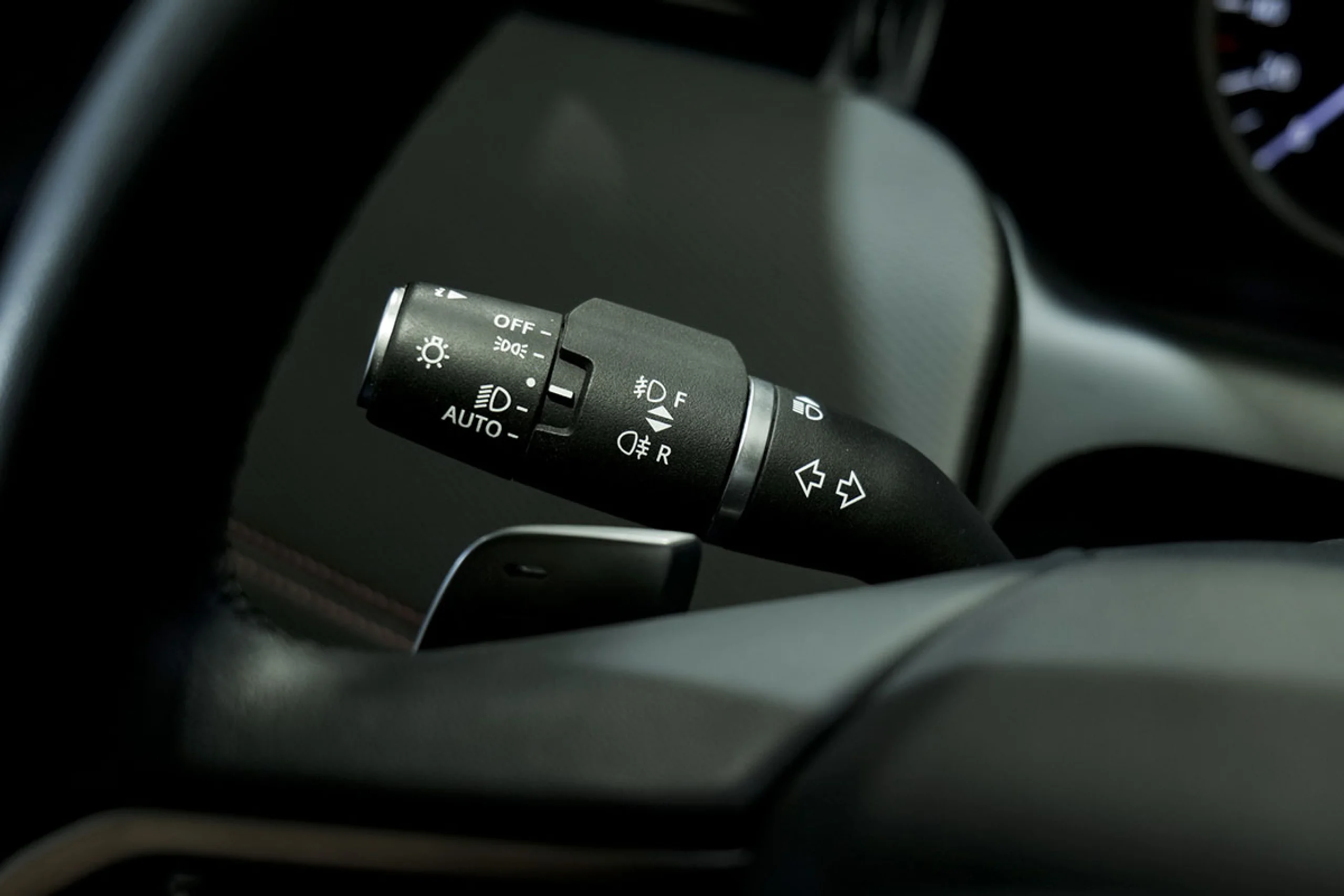 Land Rover Discovery Sport 2.0D TD4 163PS AWD Aut MHEV RDynamic S - Foto 28