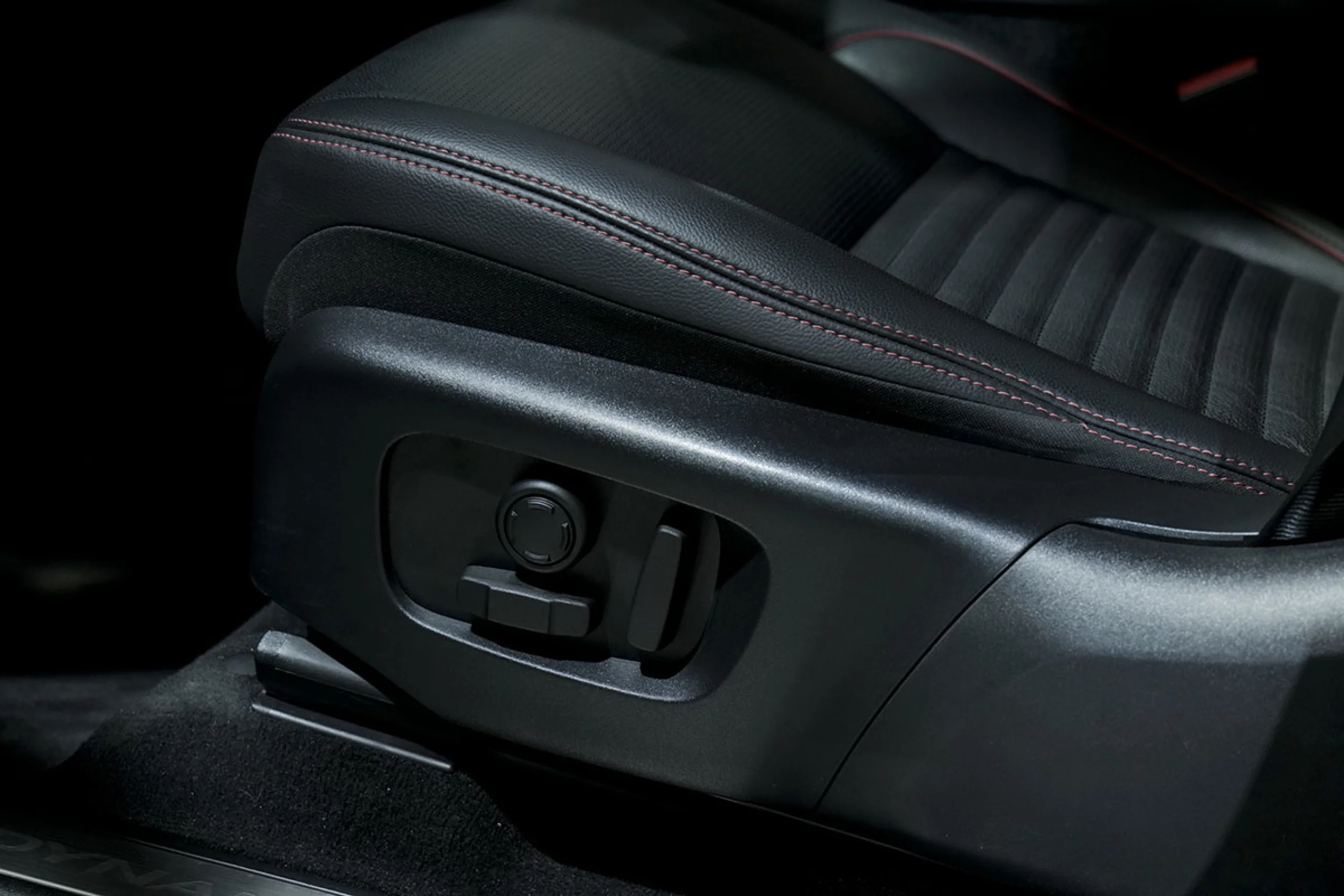 Land Rover Discovery Sport 2.0D TD4 163PS AWD Aut MHEV RDynamic S - Foto 26