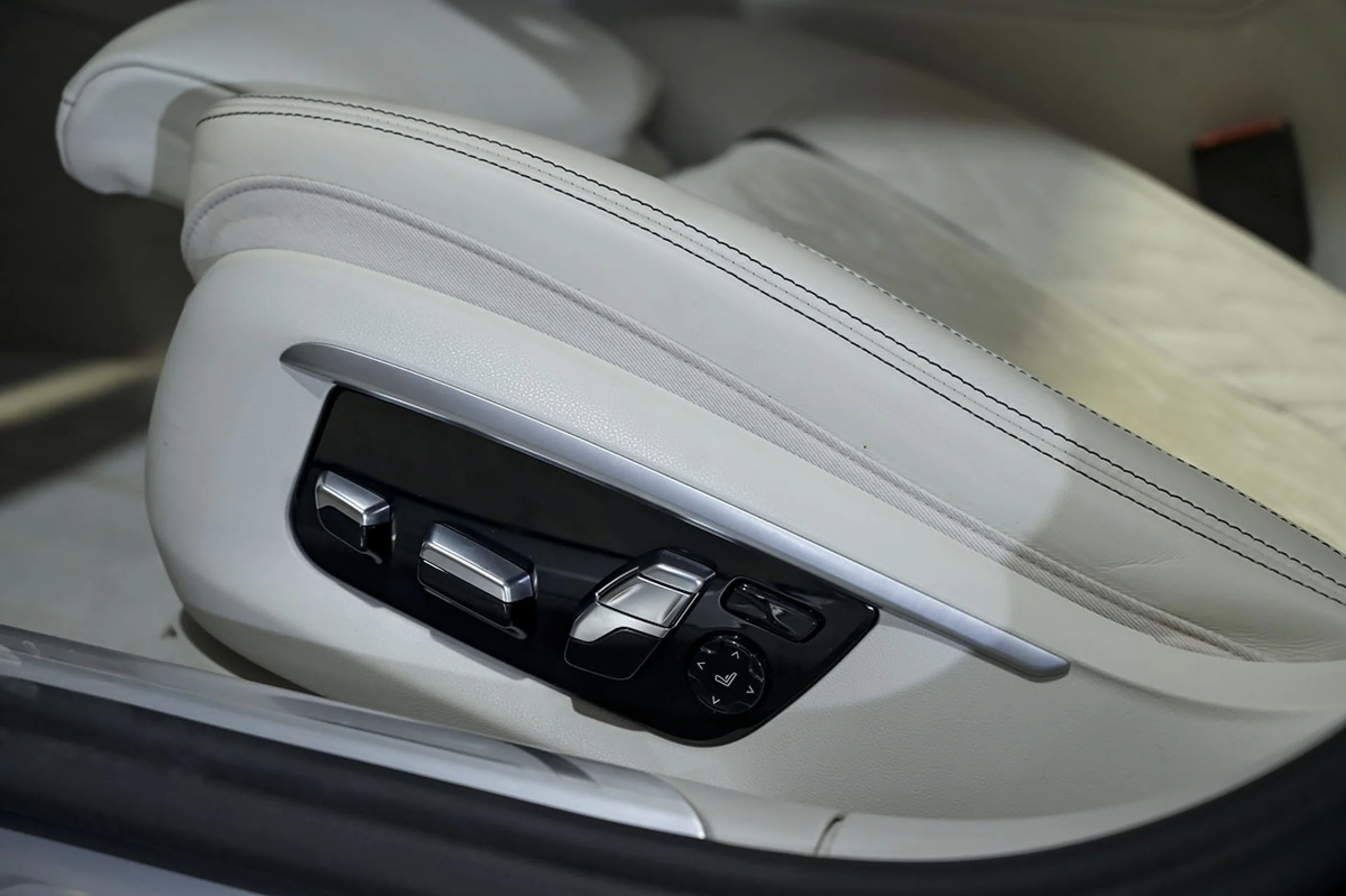 BMW 745 Serie 7 745Le xDrive - Foto 30