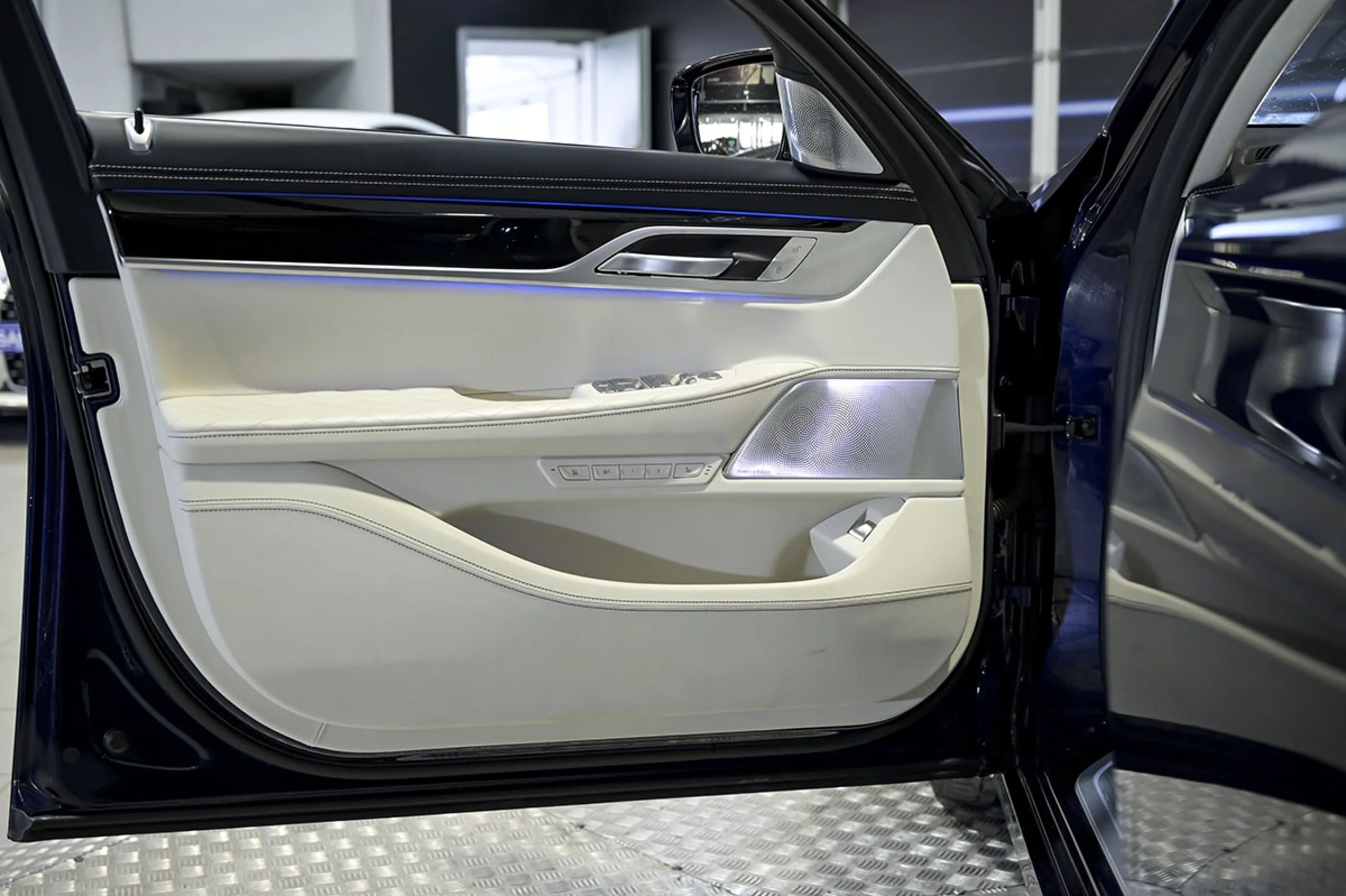 BMW 745 Serie 7 745Le xDrive - Foto 25