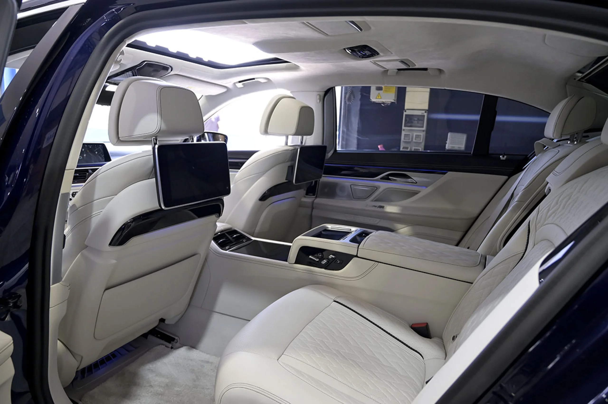 BMW 745 Serie 7 745Le xDrive - Foto 17