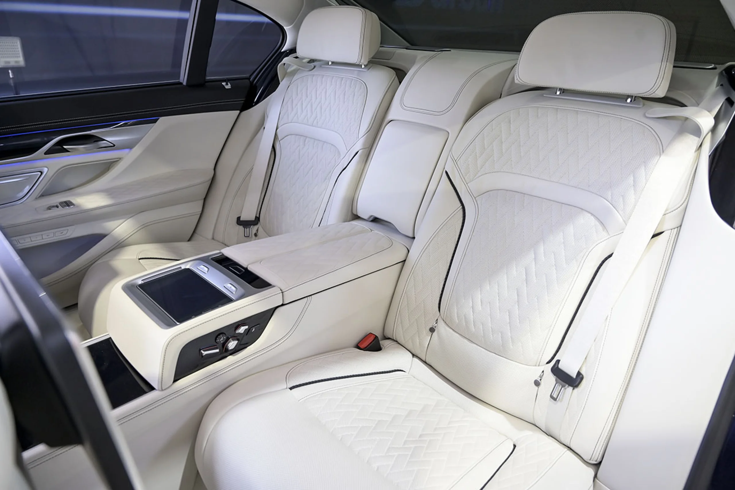 BMW 745 Serie 7 745Le xDrive - Foto 18