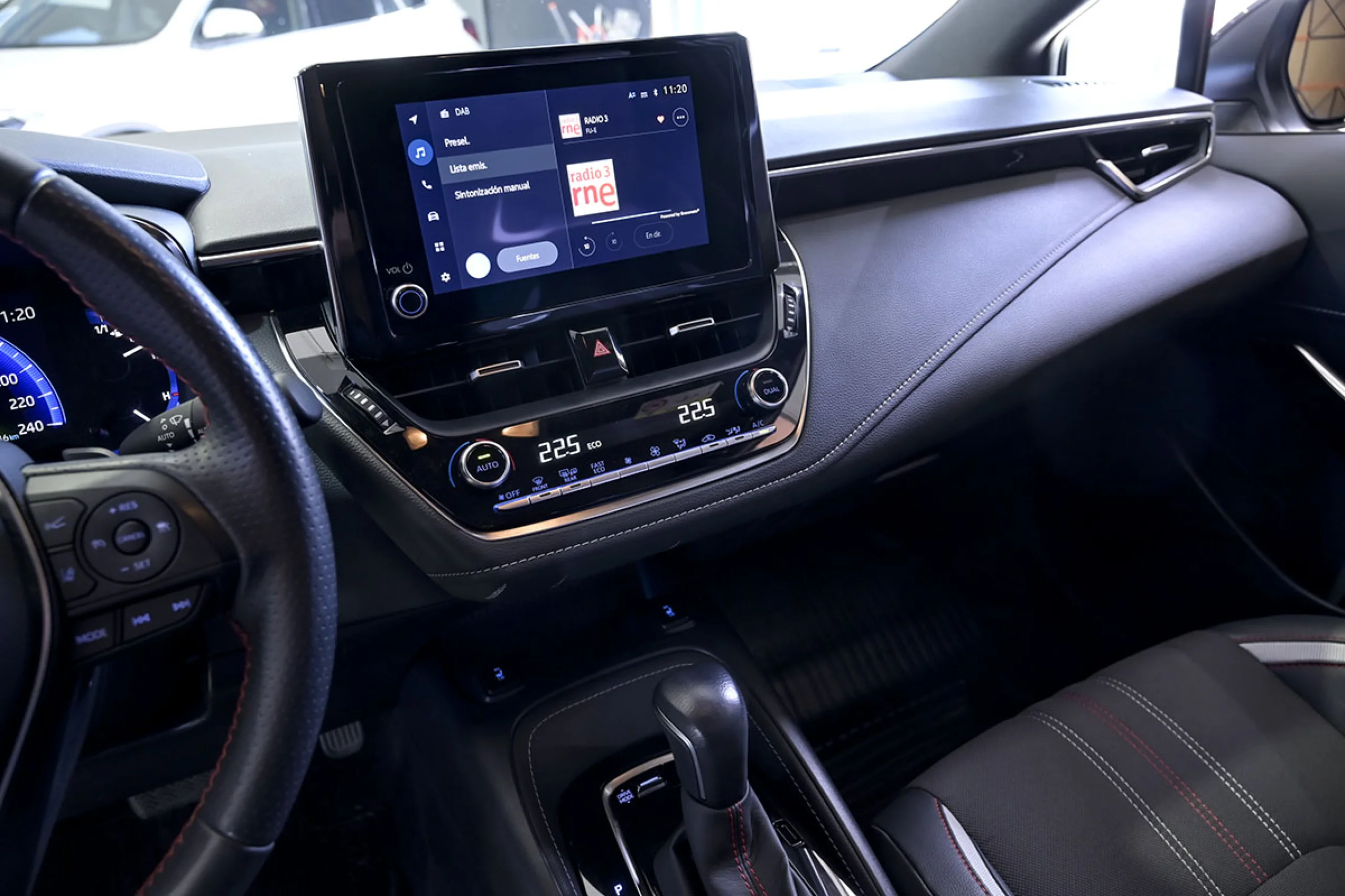 Toyota Corolla 2.0 180H GRSPORT ECVT TOURING SPORT - Foto 33