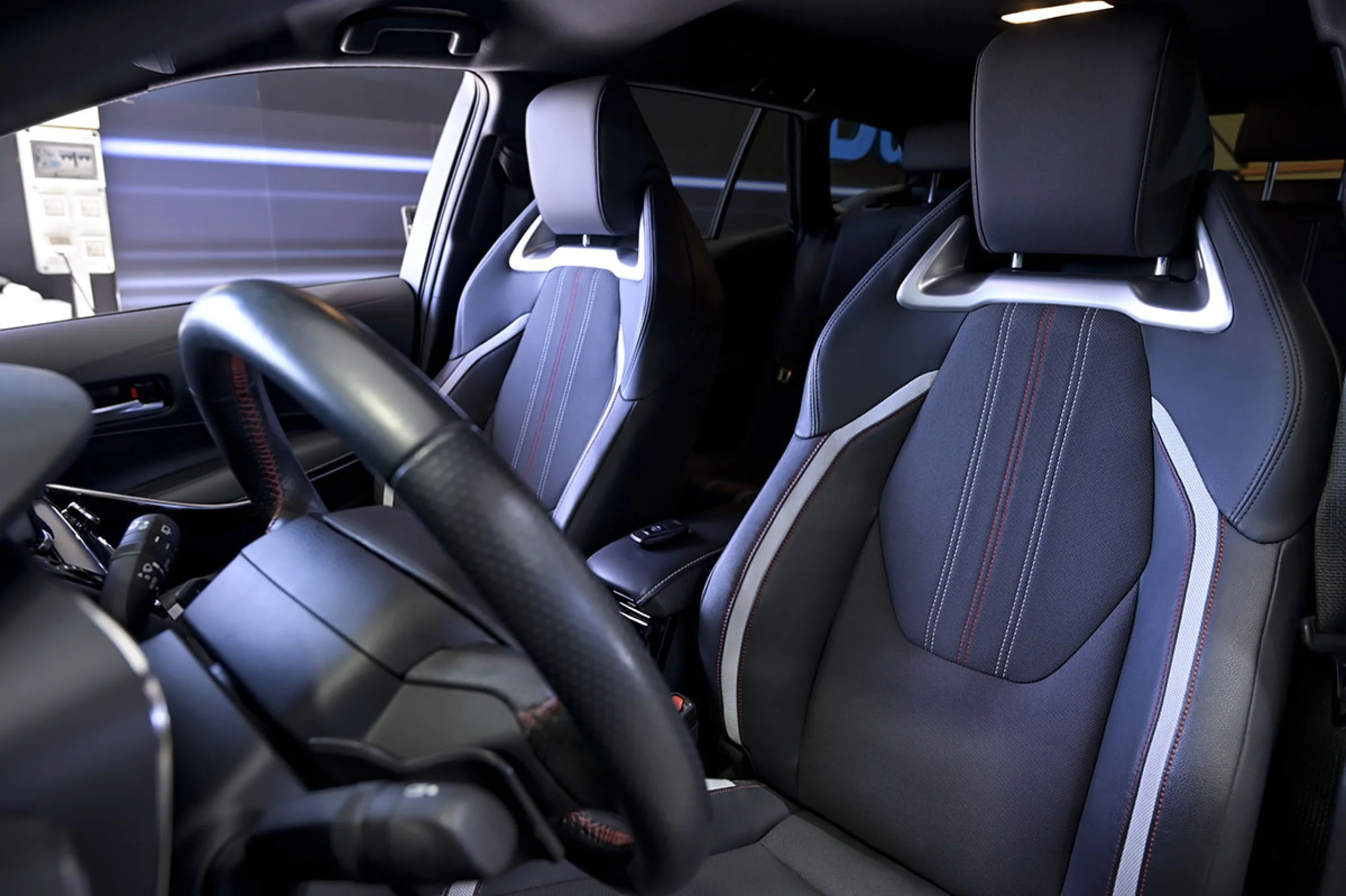 Toyota Corolla 2.0 180H GRSPORT ECVT TOURING SPORT - Foto 21