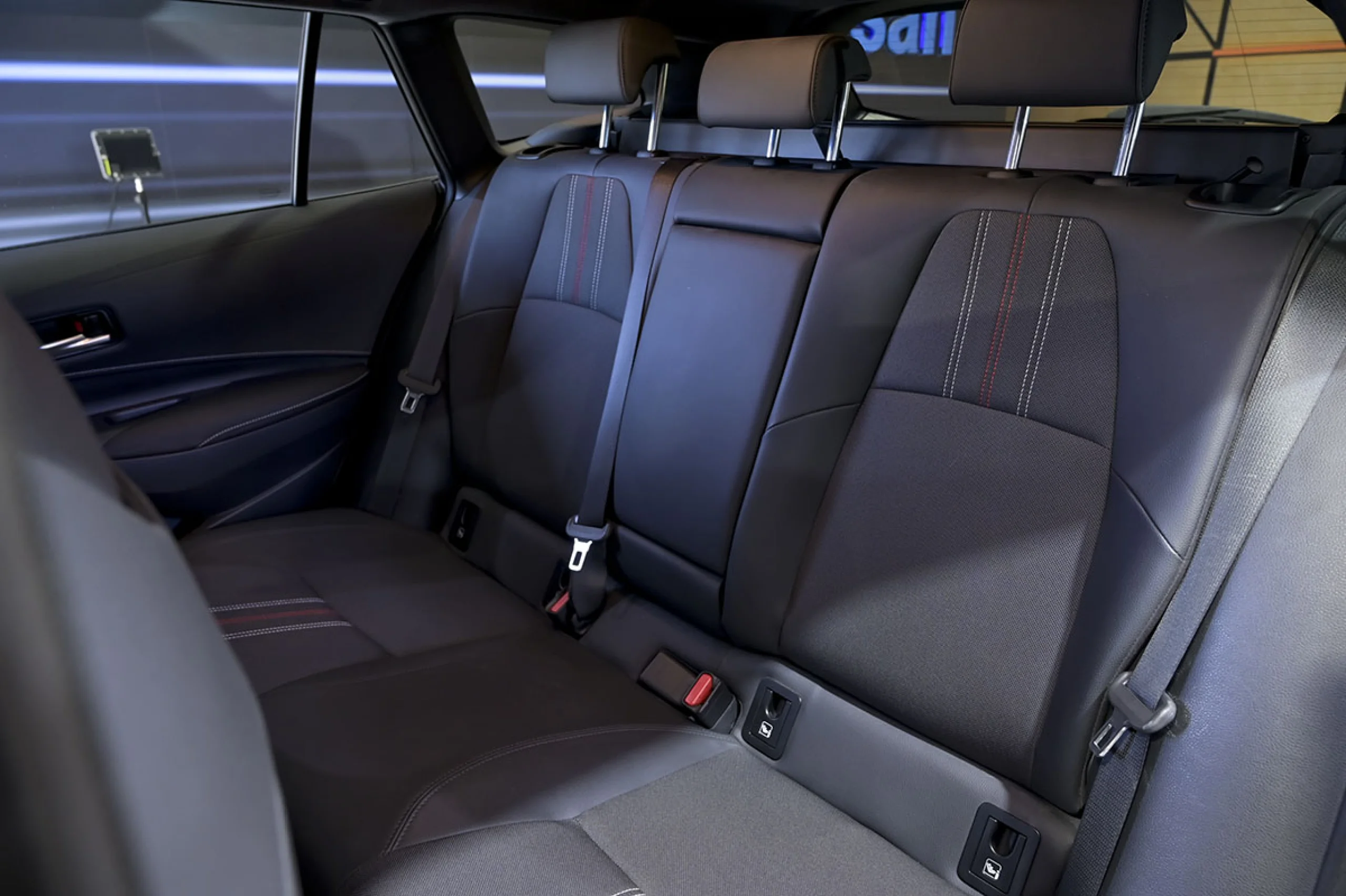 Toyota Corolla 2.0 180H GRSPORT ECVT TOURING SPORT - Foto 16