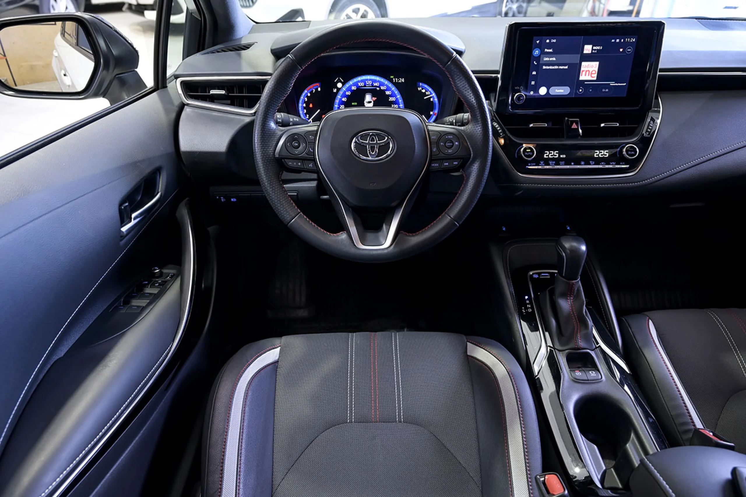 Toyota Corolla 2.0 180H GRSPORT ECVT TOURING SPORT - Foto 26