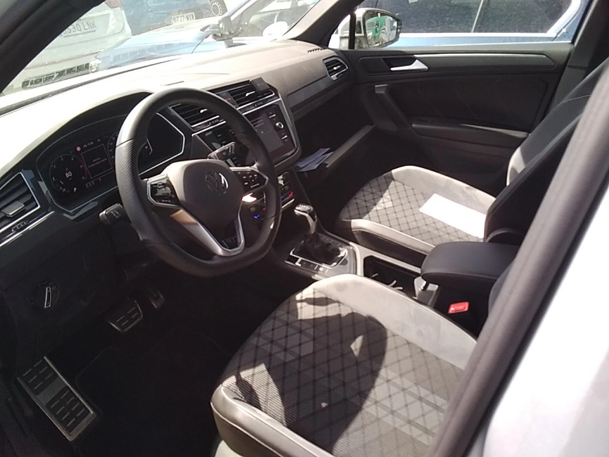 Volkswagen Tiguan R-Line 2.0 TDI 110kW (150CV) DSG - Foto 7