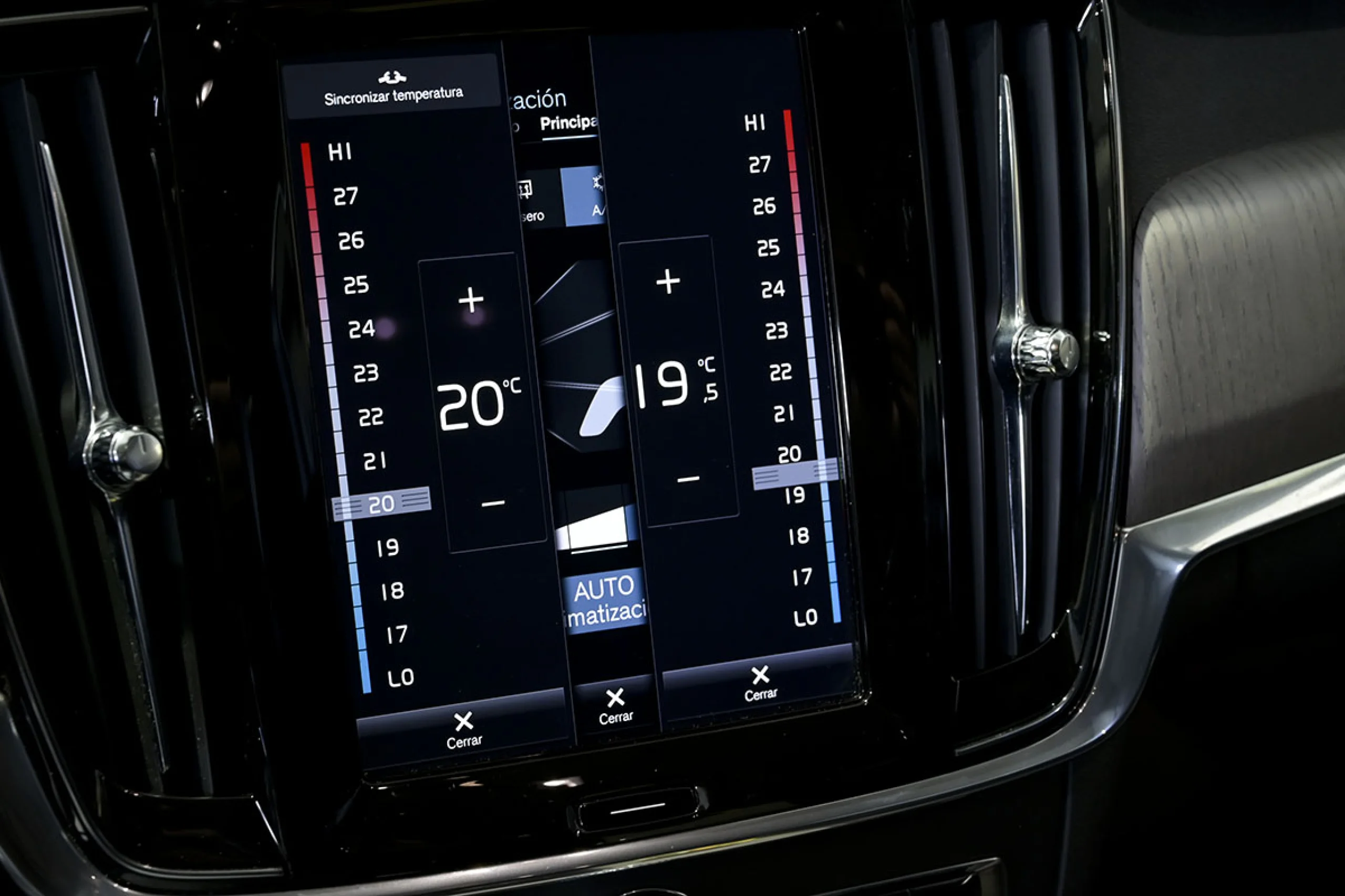 Volvo V90 Cross Country 2.0 B4 D Pro AWD Auto - Foto 38