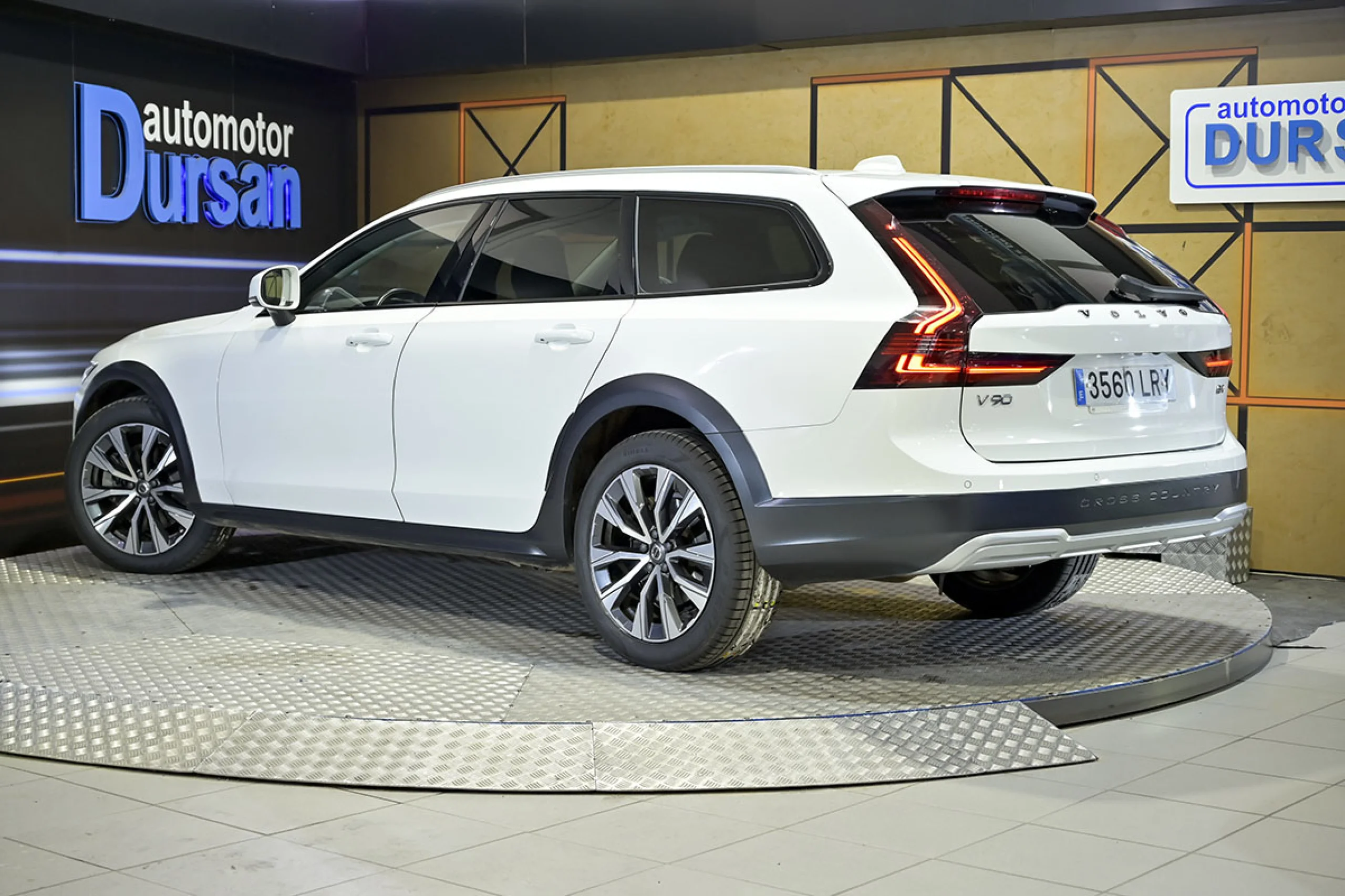 Volvo V90 Cross Country 2.0 B4 D Pro AWD Auto - Foto 5