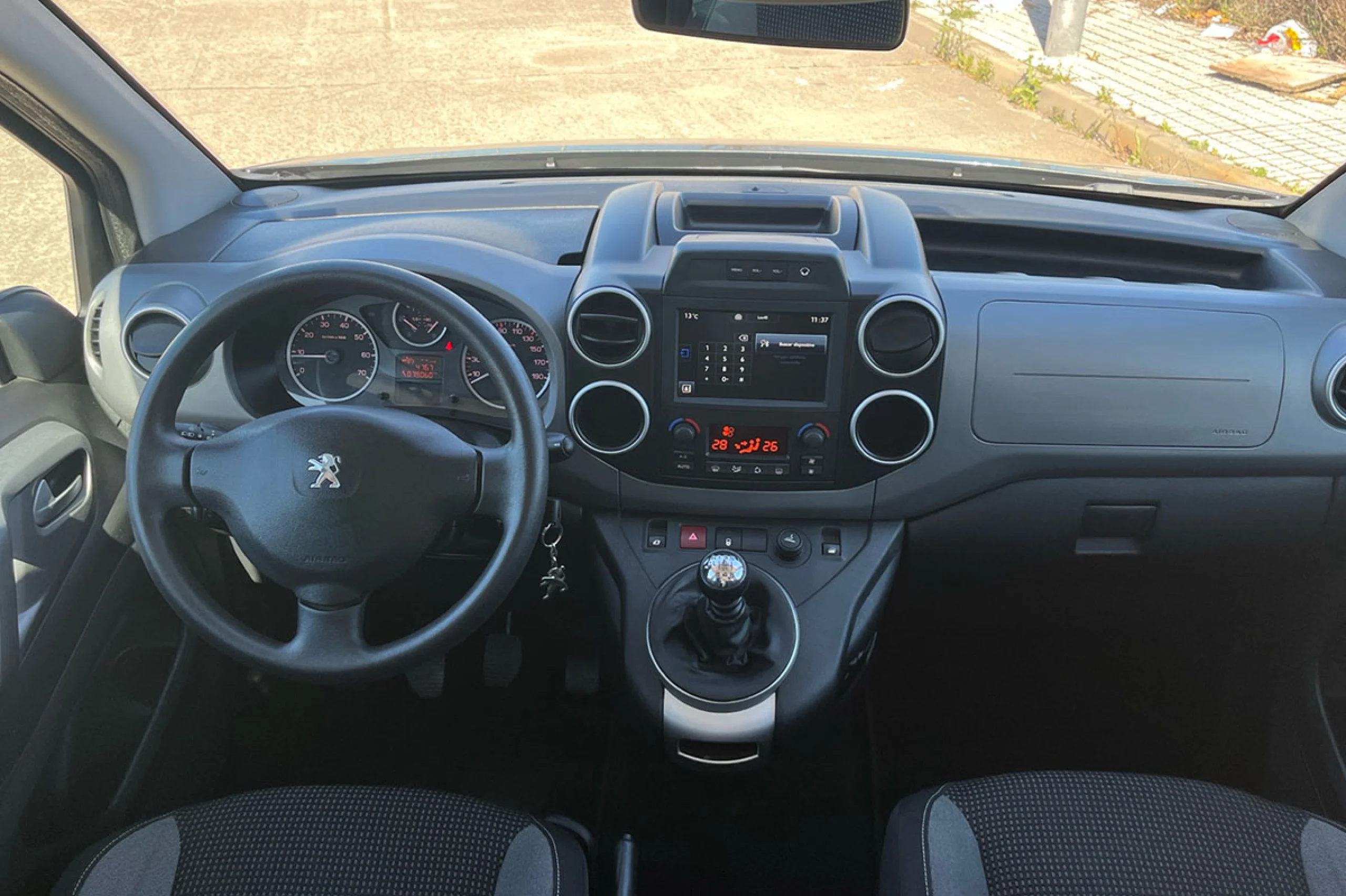 Peugeot Partner TEPEE Outdoor 1.6 BlueHDi 120 - Foto 5