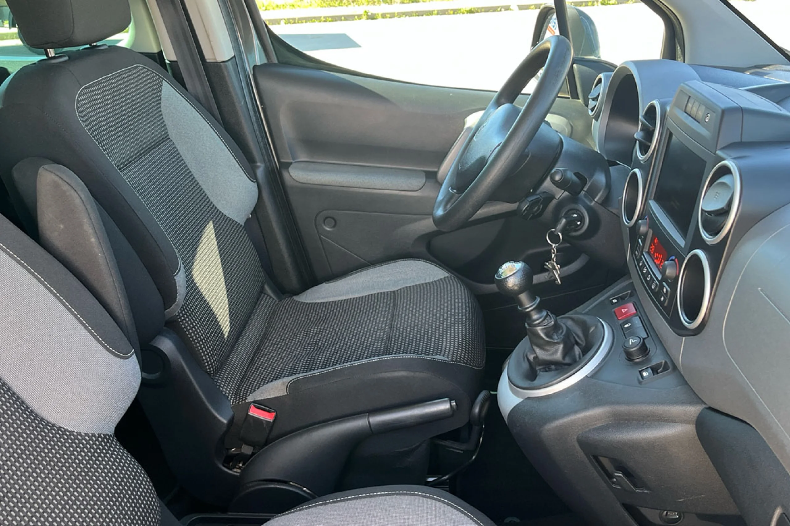 Peugeot Partner TEPEE Outdoor 1.6 BlueHDi 120 - Foto 22