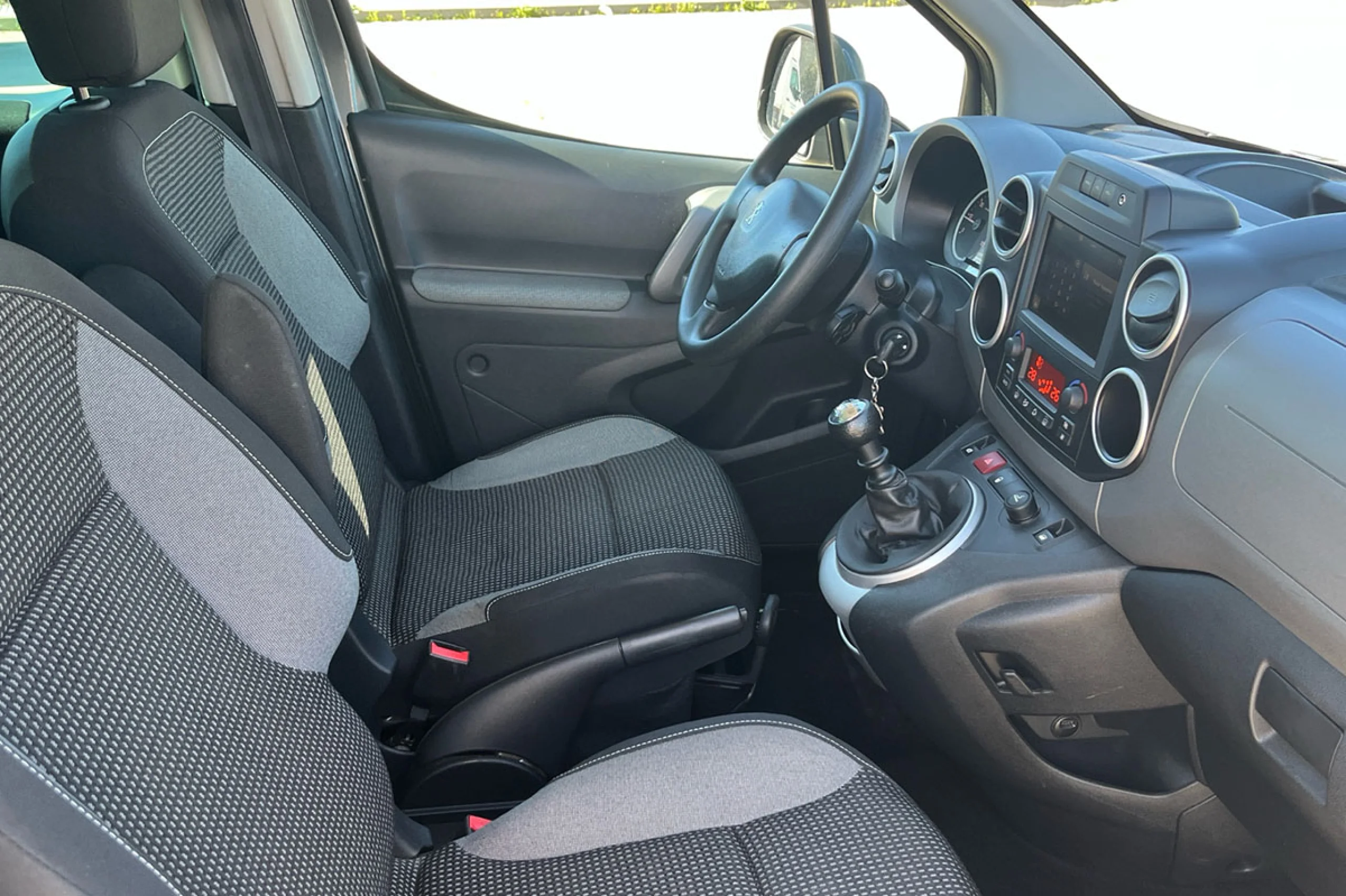 Peugeot Partner TEPEE Outdoor 1.6 BlueHDi 120 - Foto 23