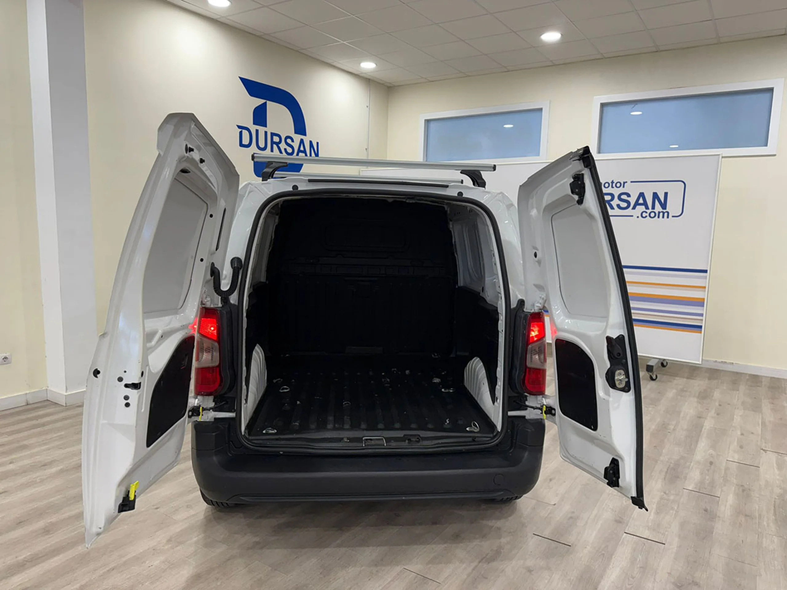 Peugeot Partner Pro Standard 1000kg BlueHDi 55kW - Foto 11