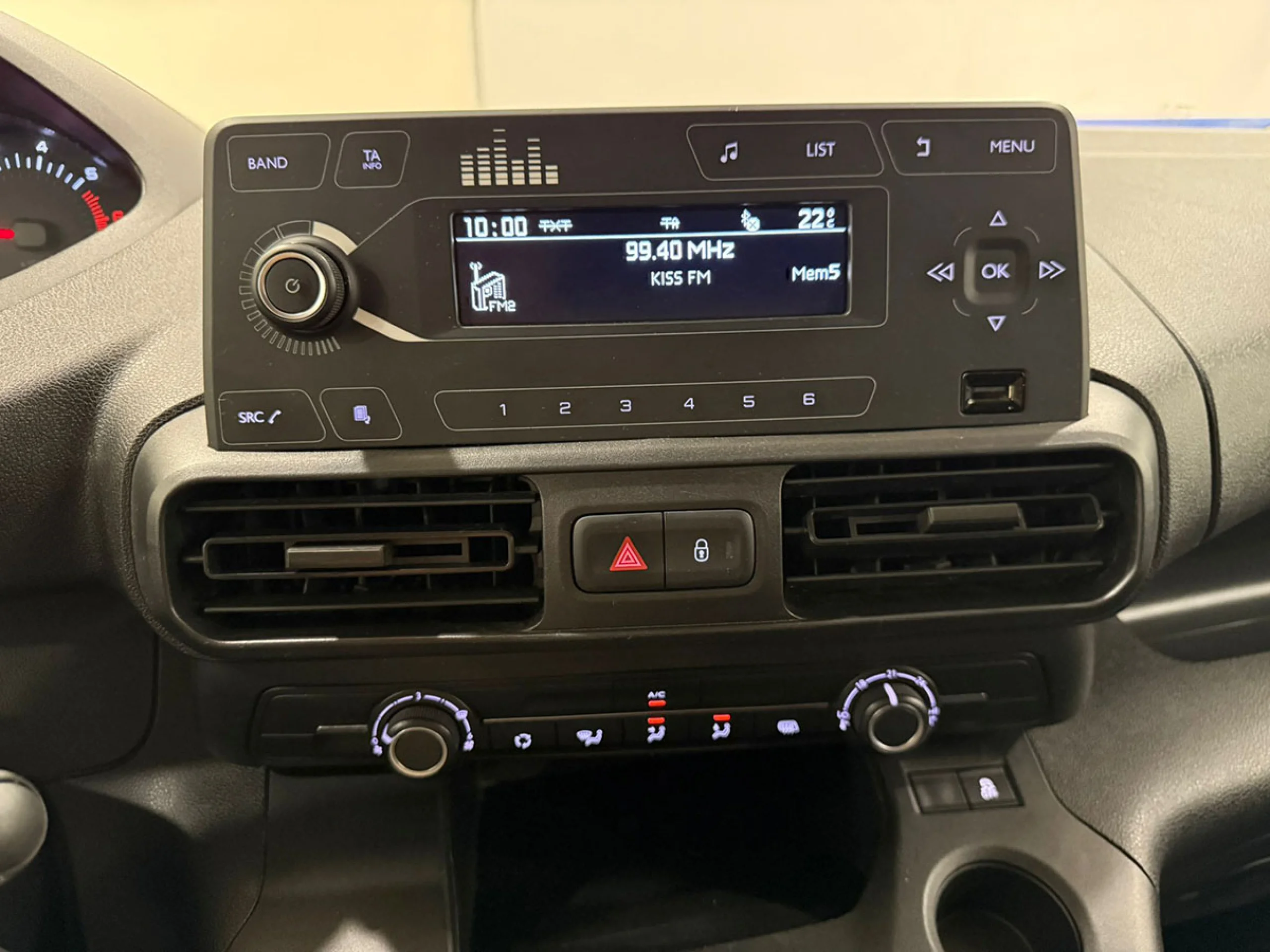 Peugeot Partner Pro Standard 1000kg BlueHDi 55kW - Foto 9