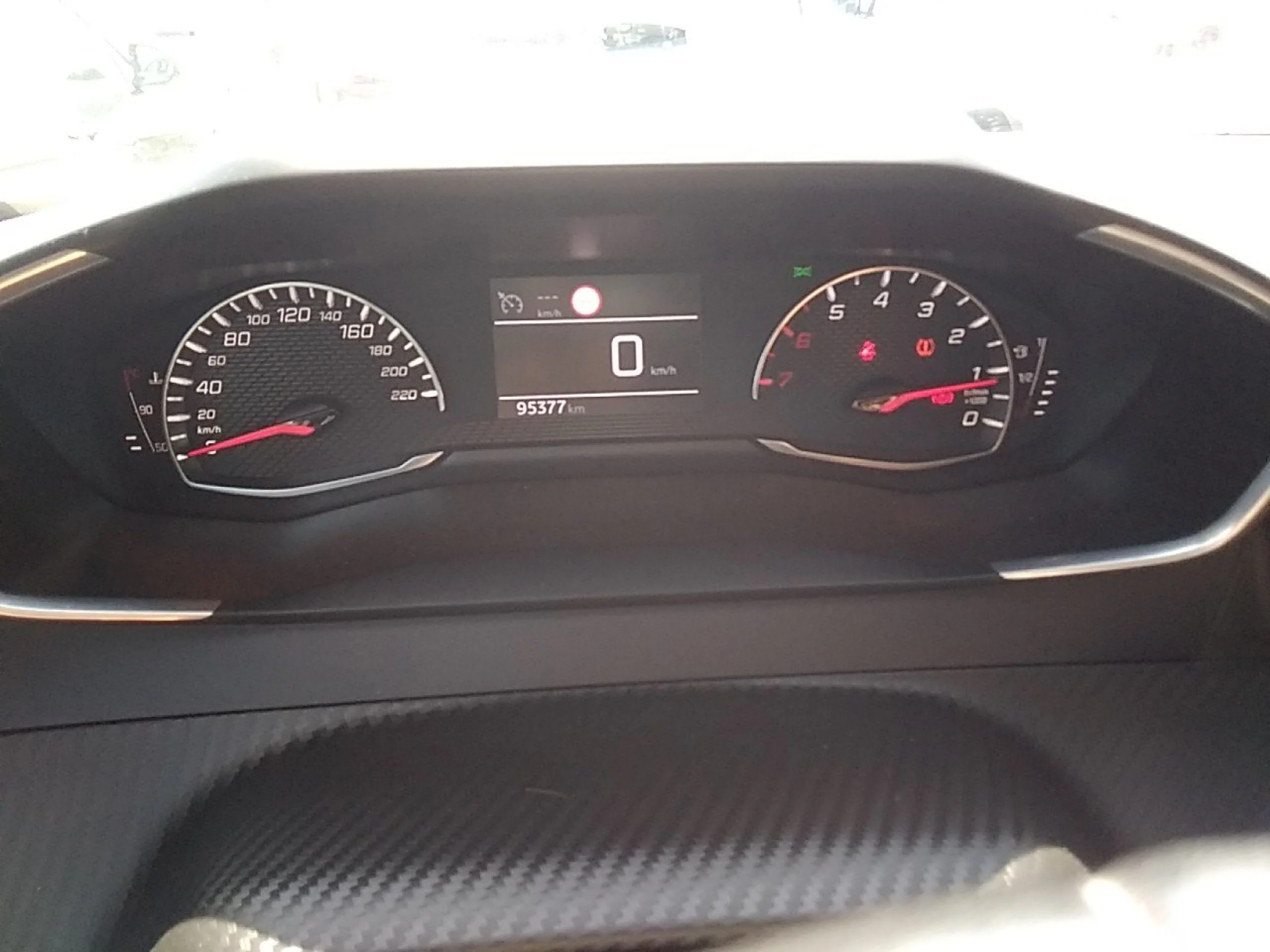 Peugeot 2008 Active Pack BlueHDI 81kW (110CV) - Foto 8