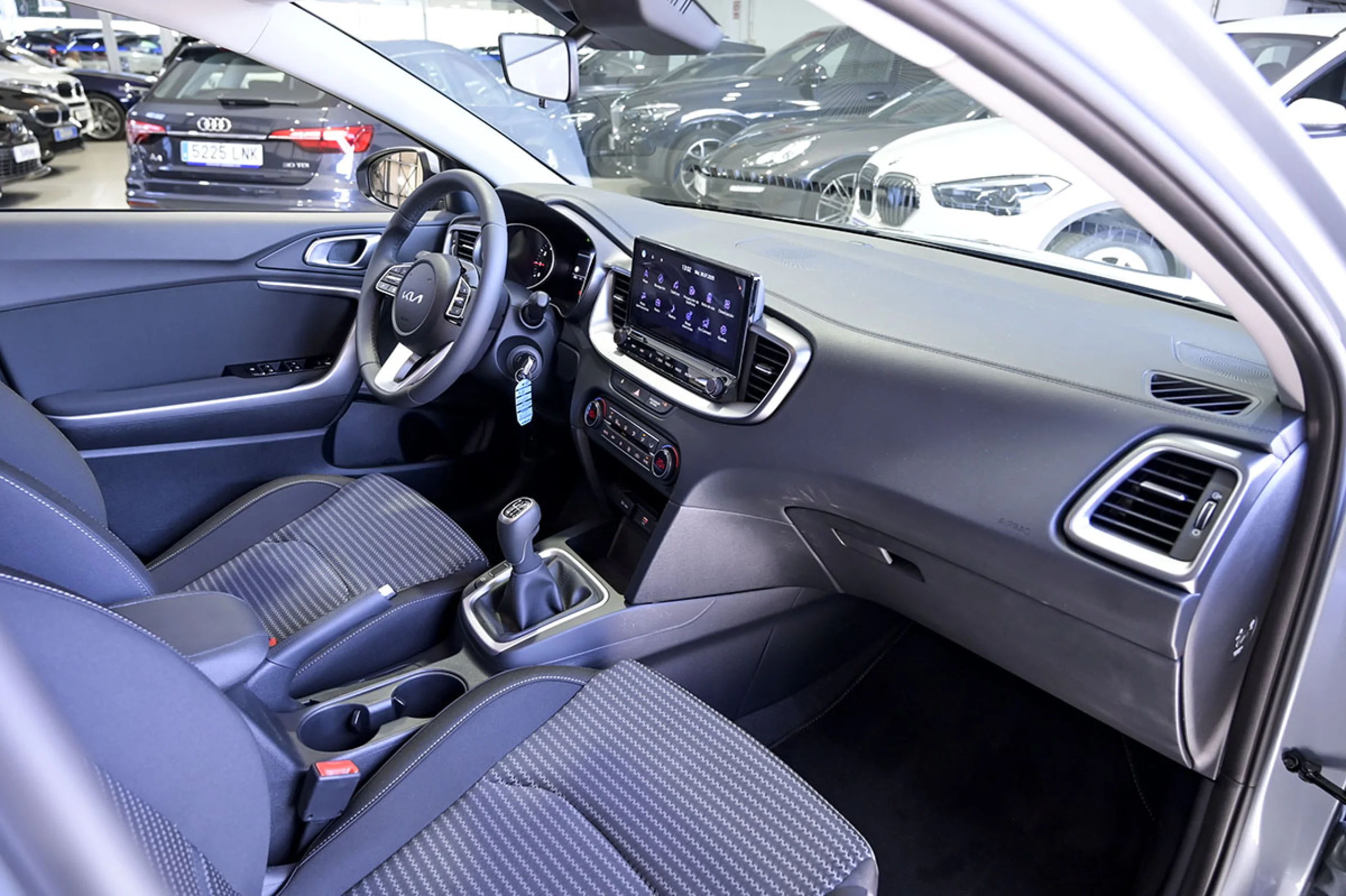 Kia XCeed 1.0 TGDi Drive 74kW 100CV - Foto 35