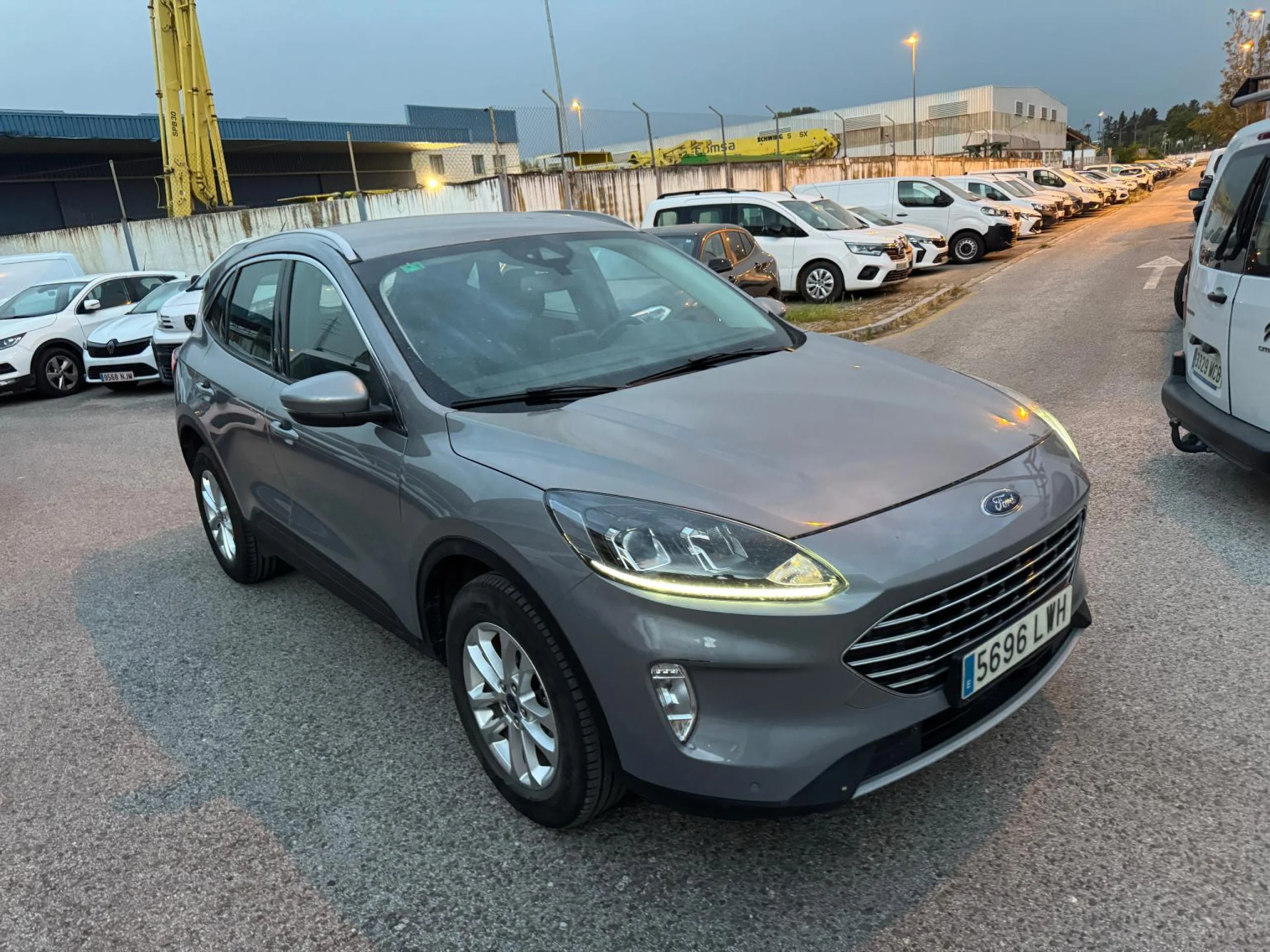 Ford Kuga Titanium 2.5 Duratec FHEV 140kW Auto - Foto 4