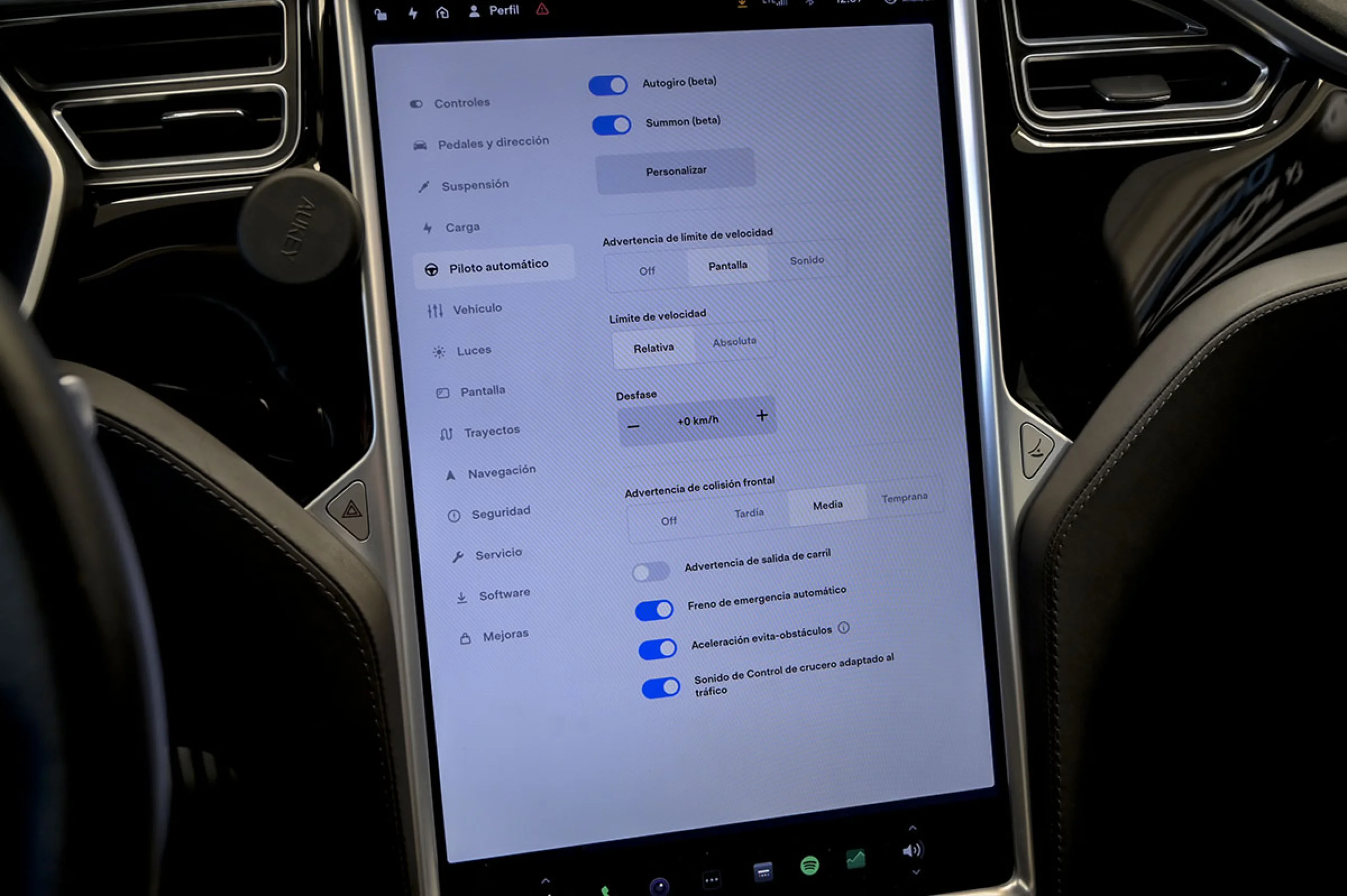 TESLA Model S 90D 4WD - Foto 37