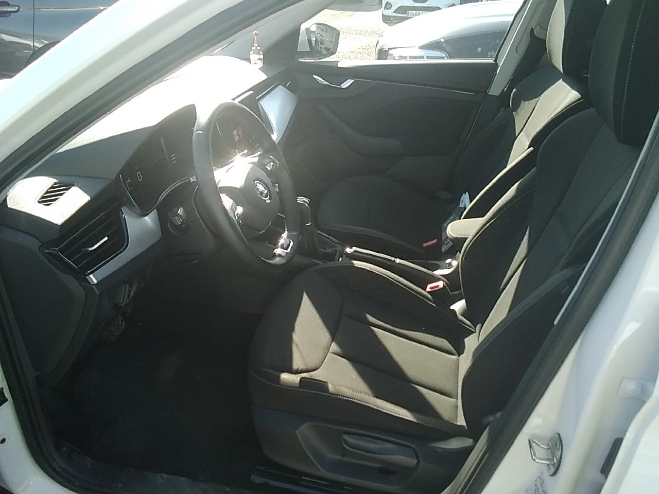 Skoda Kamiq 1.0 TSI 81kW (110CV) DSG AMBITION - Foto 7