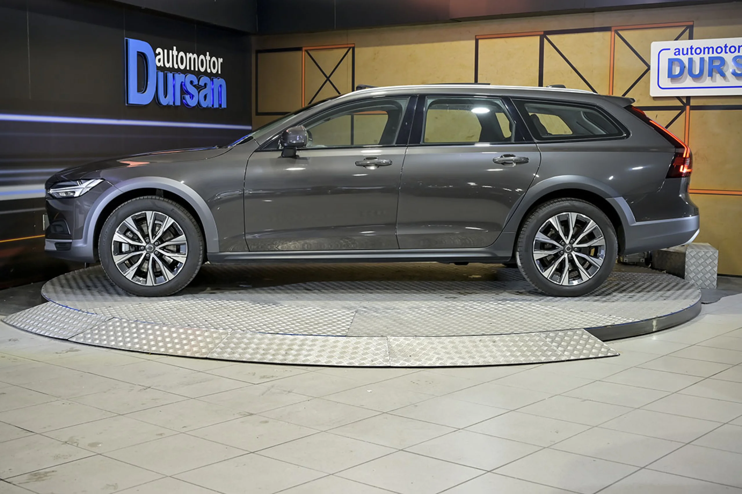 Volvo V90 Cross Country 2.0 B4 D AWD Auto - Foto 18