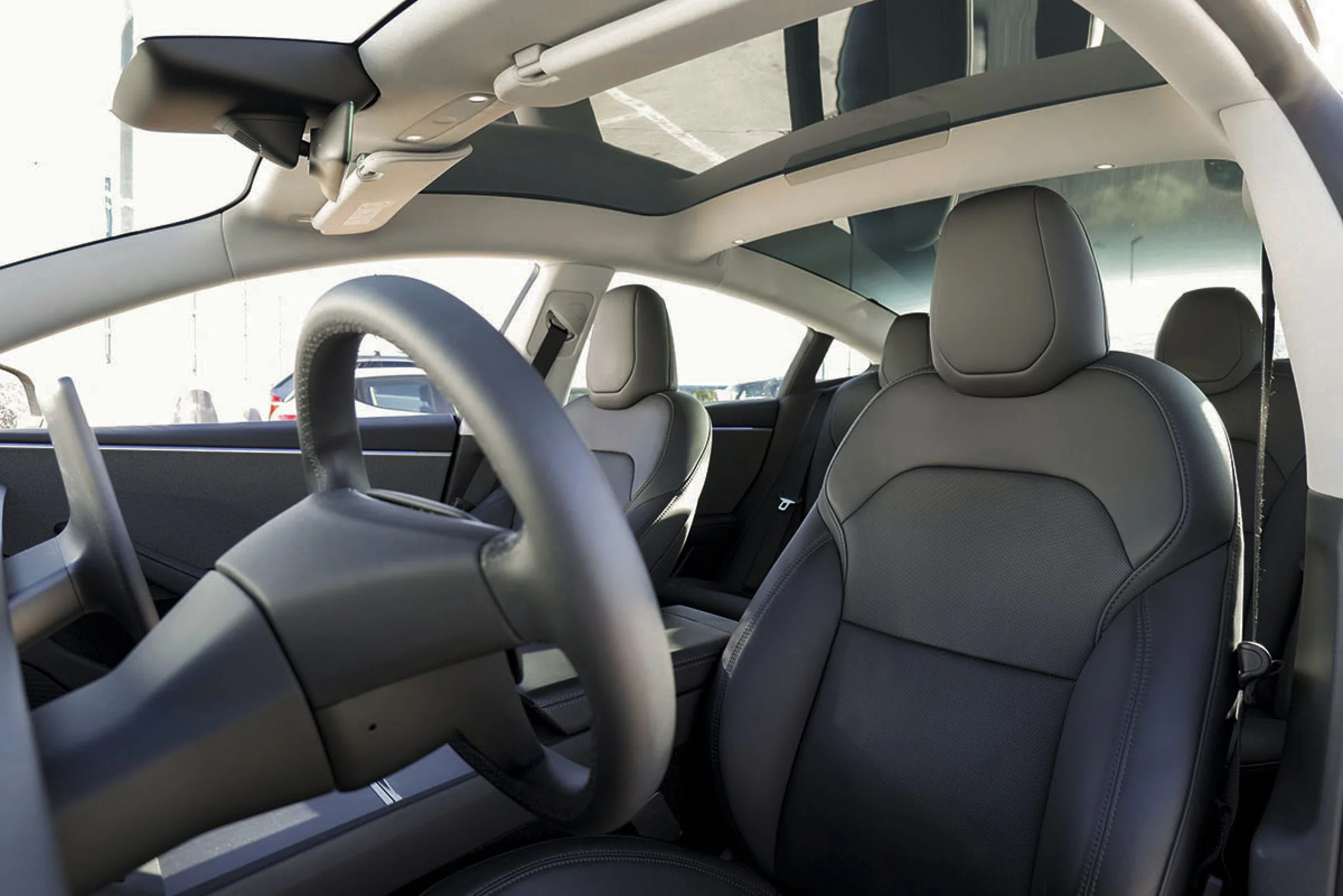 TESLA Model 3 RWD - Foto 6