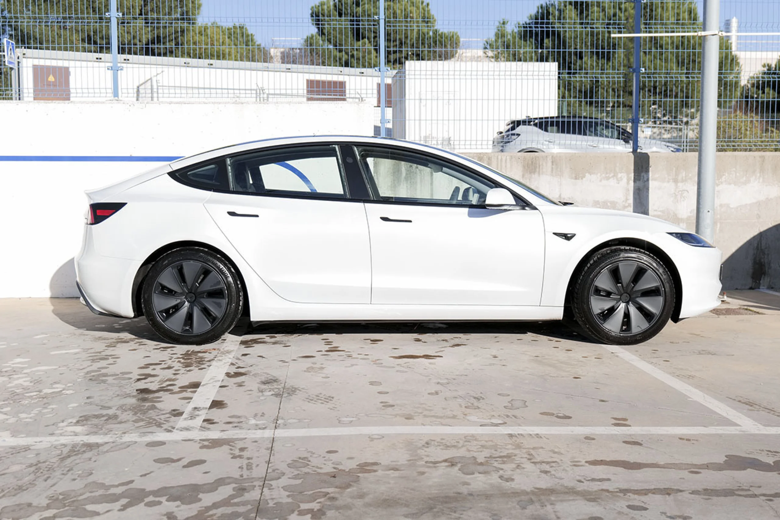 TESLA Model 3 RWD - Foto 9