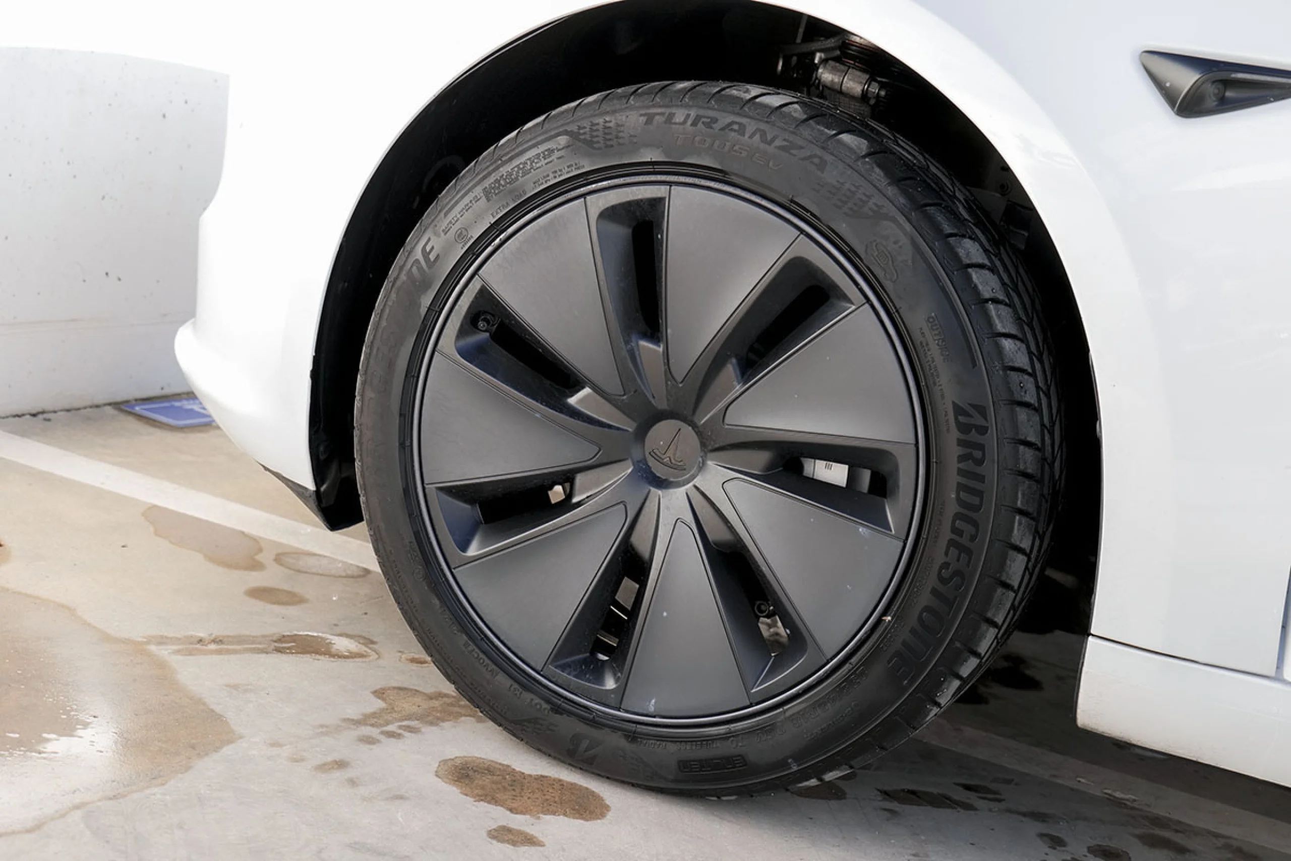 TESLA Model 3 RWD - Foto 11