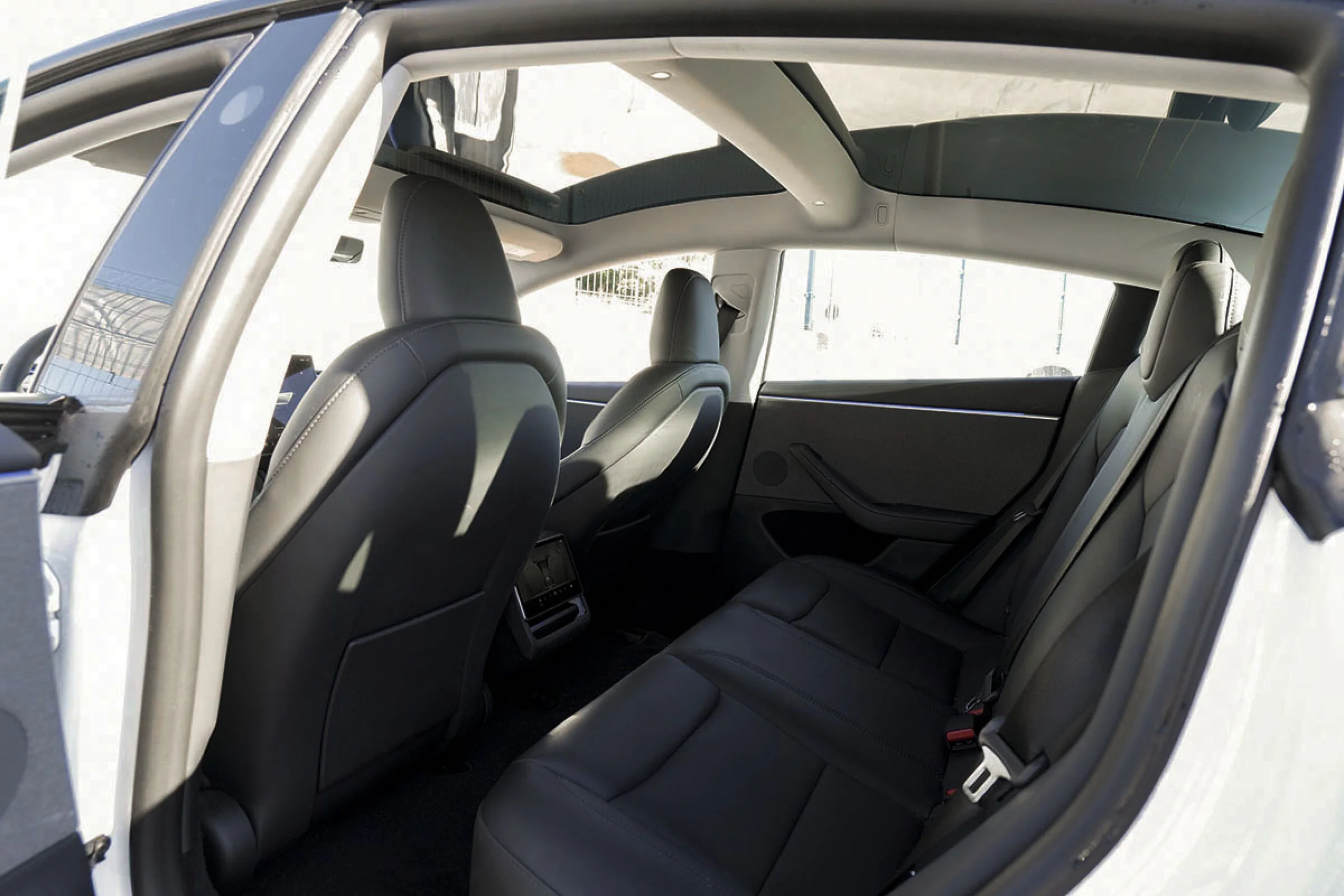 TESLA Model 3 RWD - Foto 12