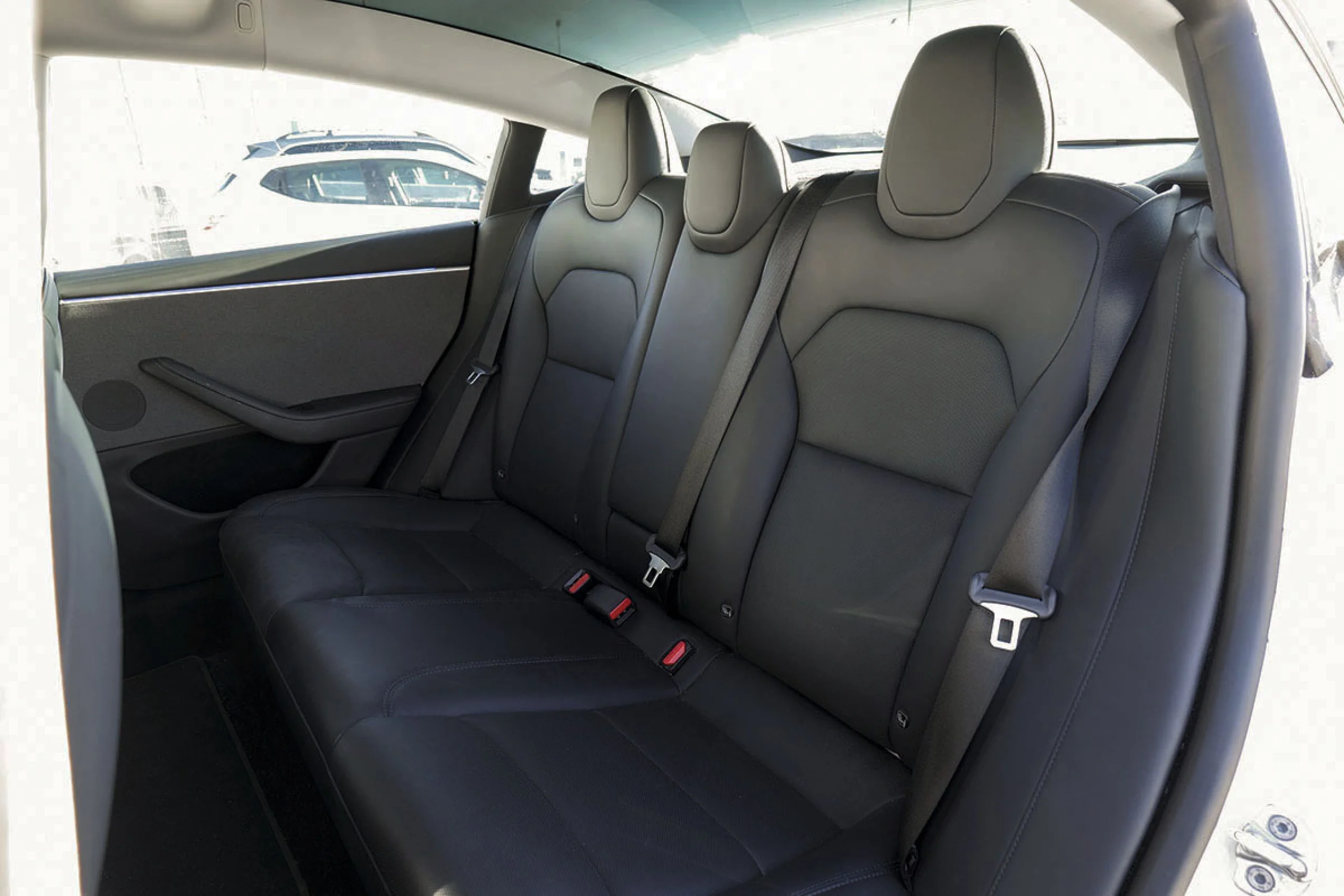 TESLA Model 3 RWD - Foto 13