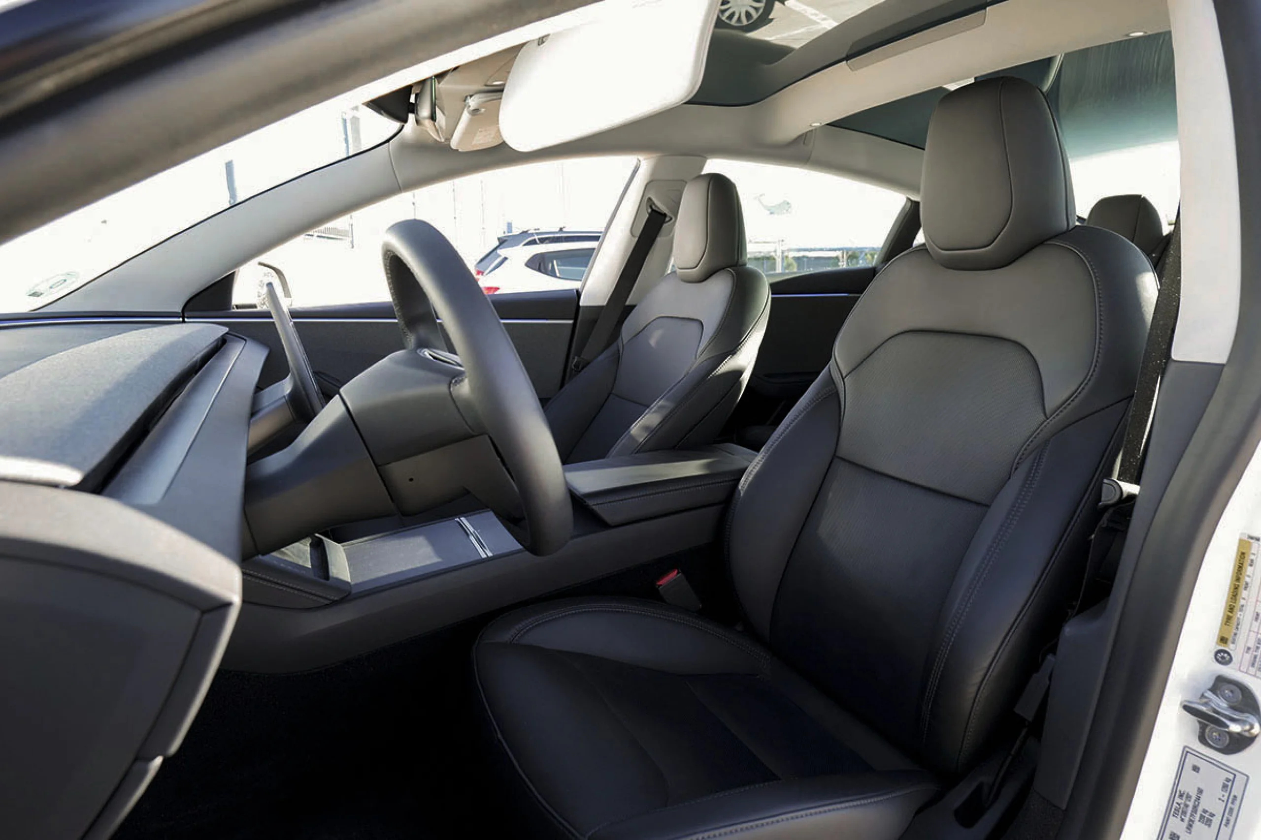 TESLA Model 3 RWD - Foto 15