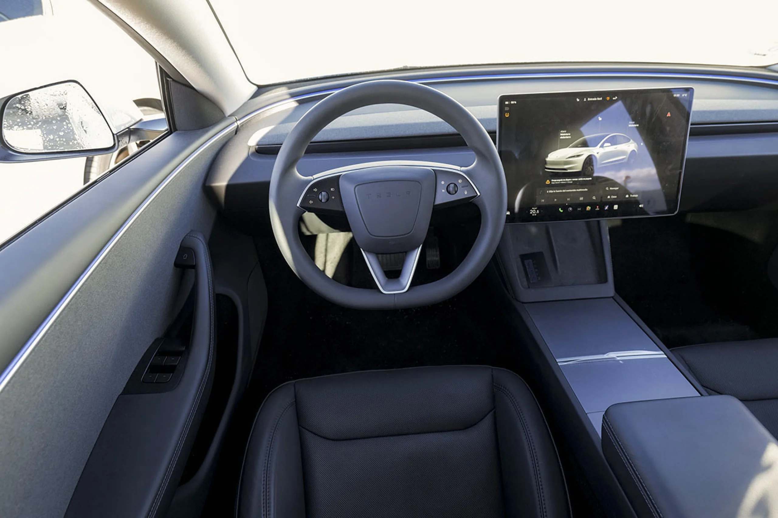 TESLA Model 3 RWD - Foto 23