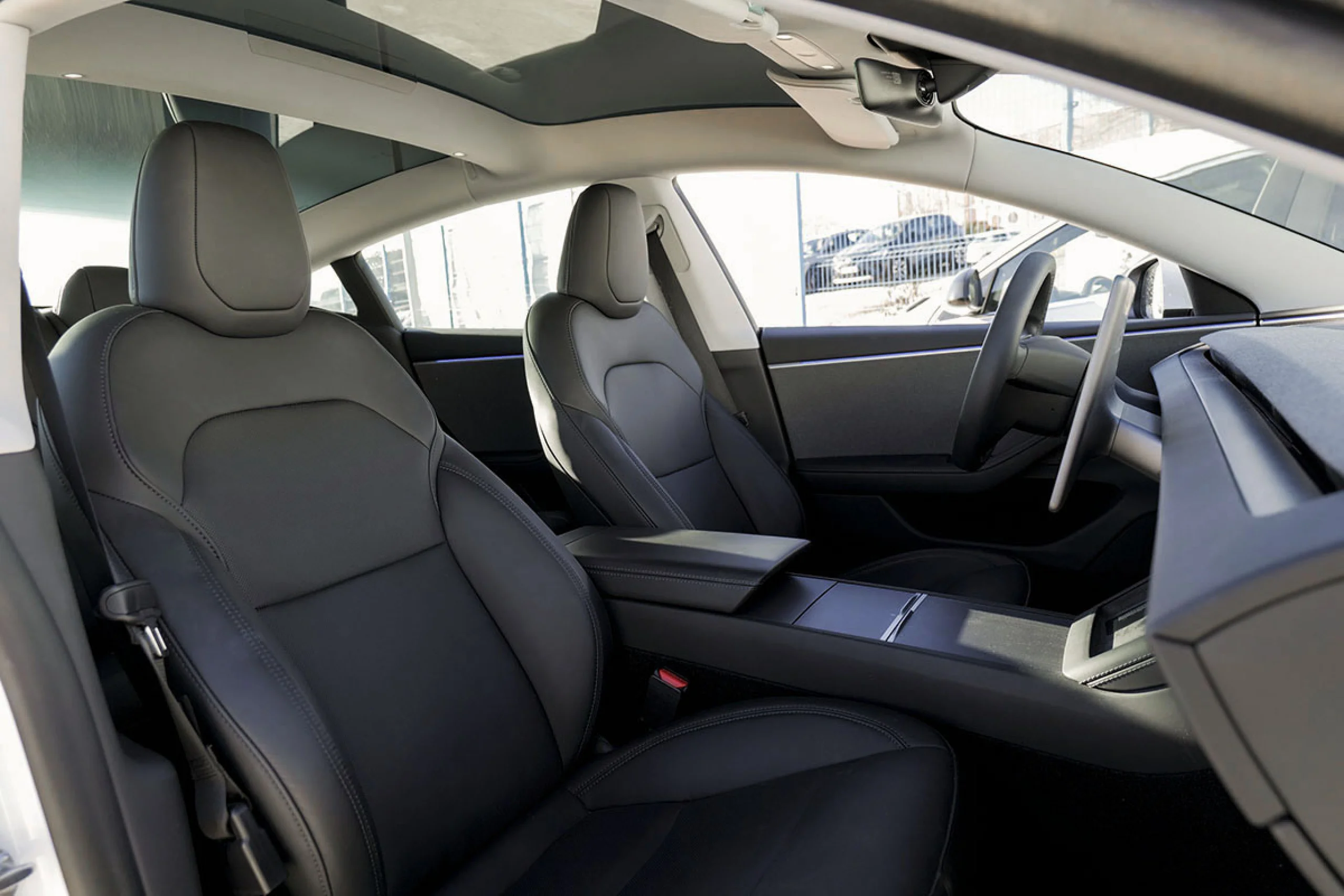 TESLA Model 3 RWD - Foto 24