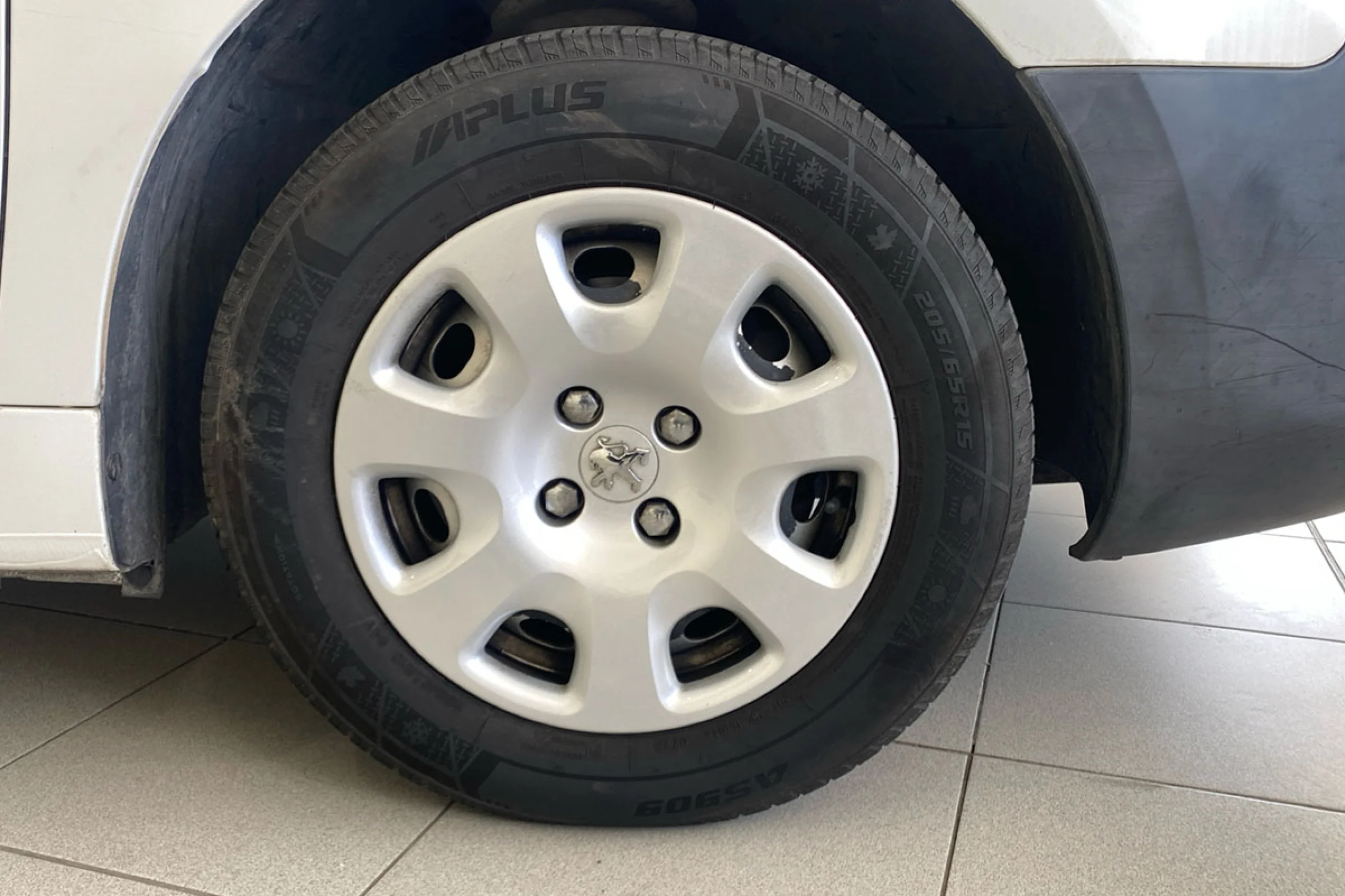 Peugeot Partner TEPEE Access 1.6 BlueHDi 55KW 75CV - Foto 10
