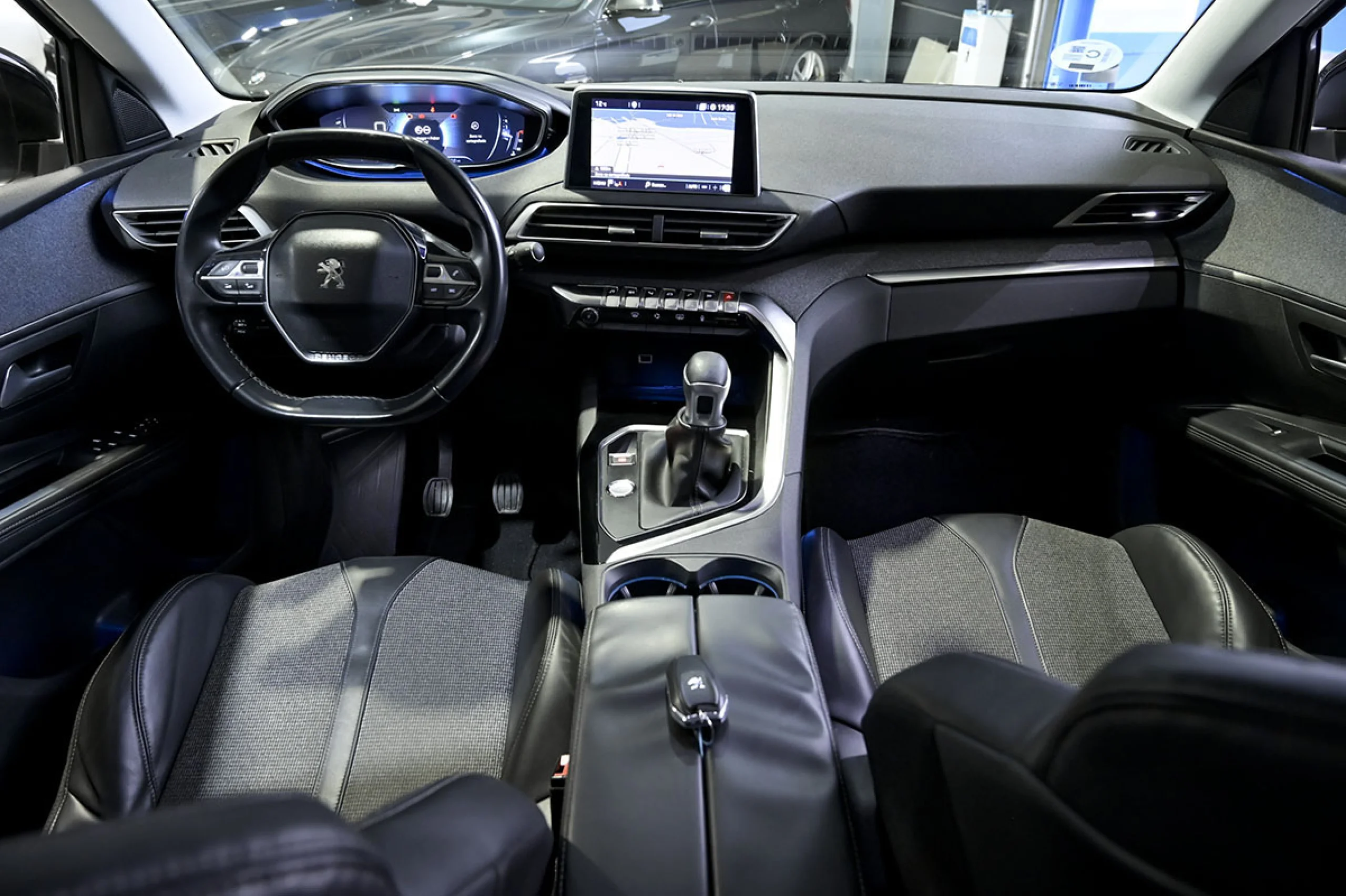 Peugeot 5008 Allure 1.6L BlueHDi 88kW 120CV SS - Foto 8