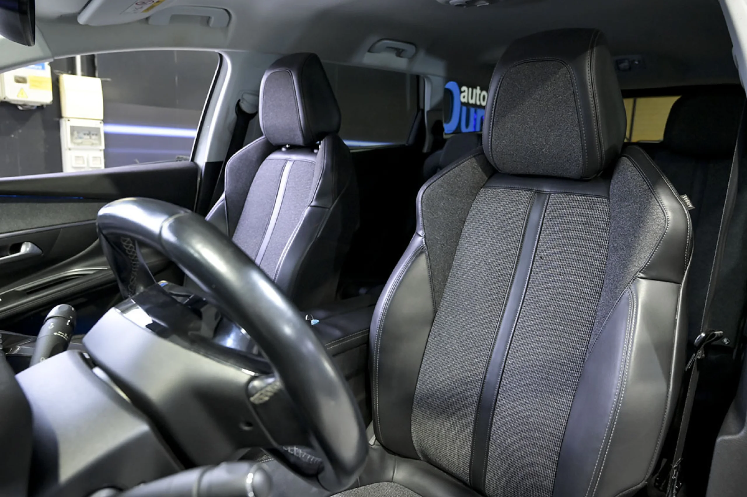 Peugeot 5008 Allure 1.6L BlueHDi 88kW 120CV SS - Foto 9