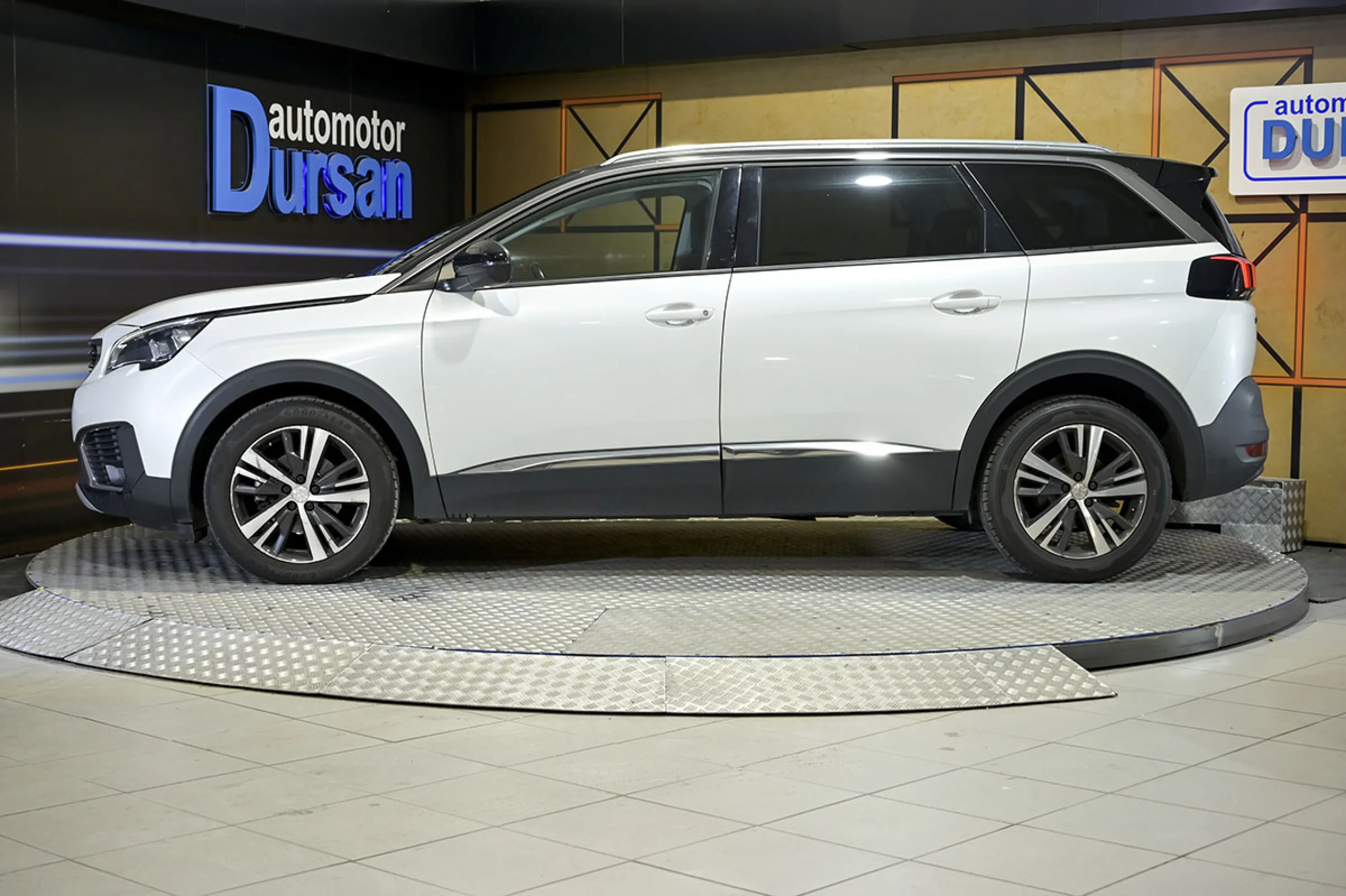 Peugeot 5008 Allure 1.6L BlueHDi 88kW 120CV SS - Foto 21