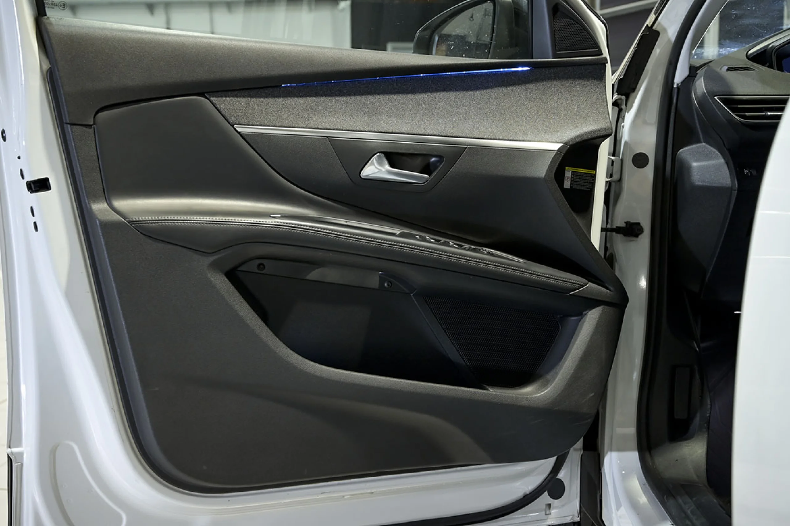 Peugeot 5008 Allure 1.6L BlueHDi 88kW 120CV SS - Foto 23