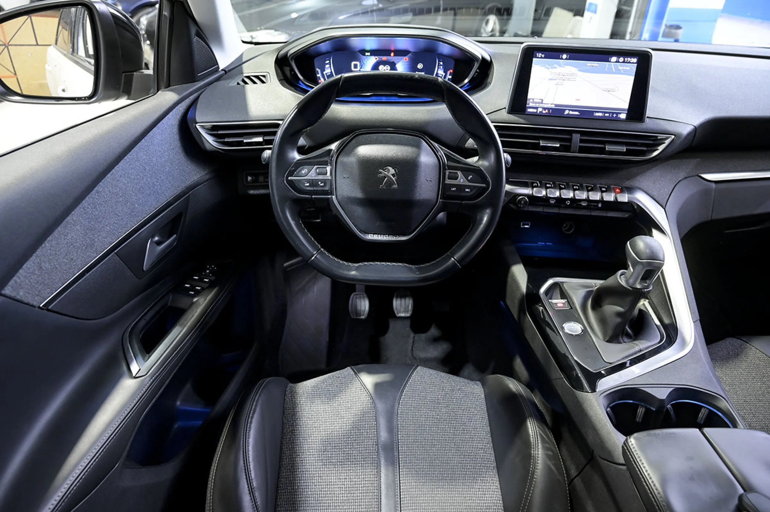 Peugeot 5008 Allure 1.6L BlueHDi 88kW 120CV SS - Foto 35