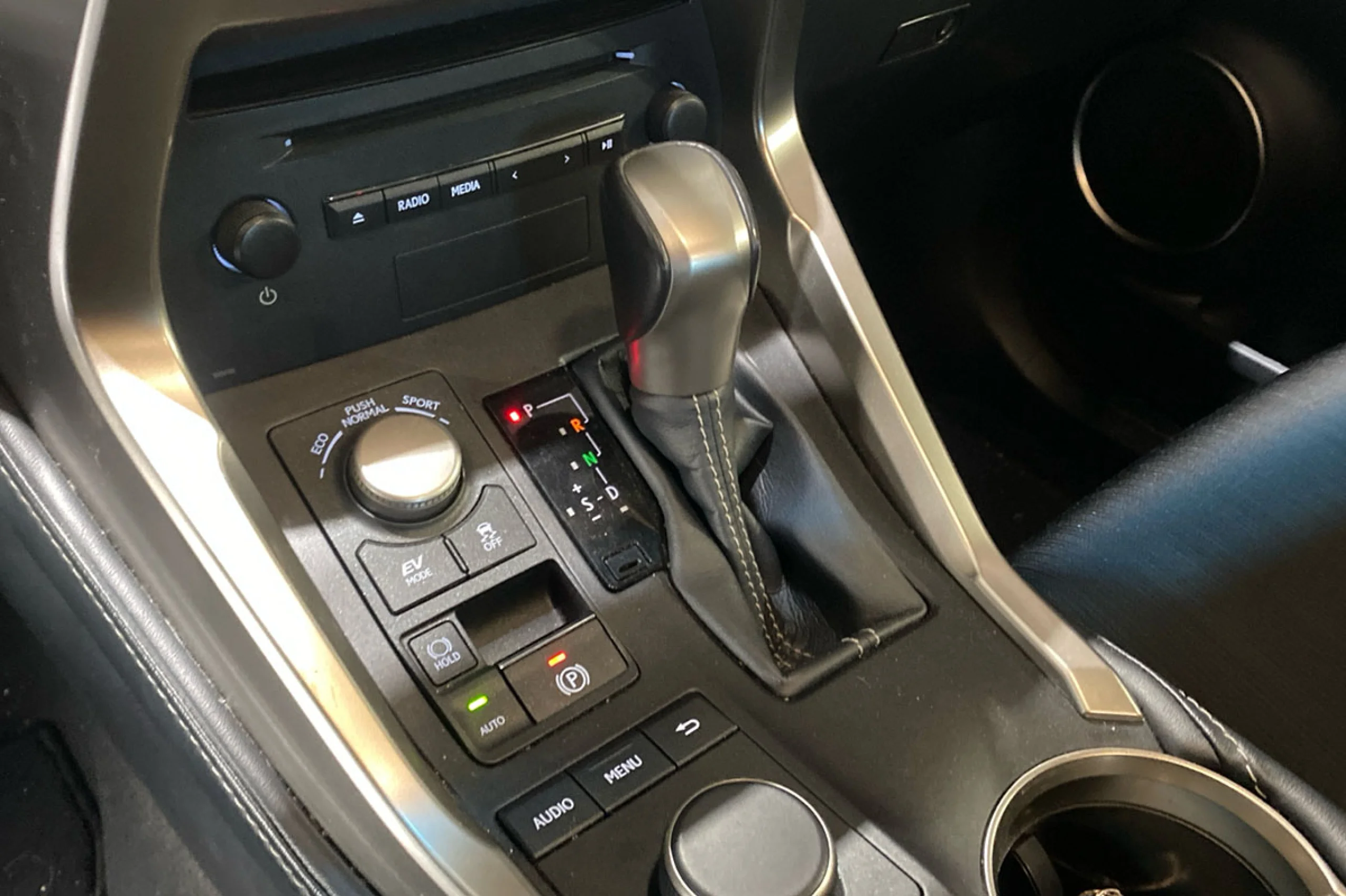 Lexus NX 300h NX 2.5 300h Business Navigation 2WD - Foto 20