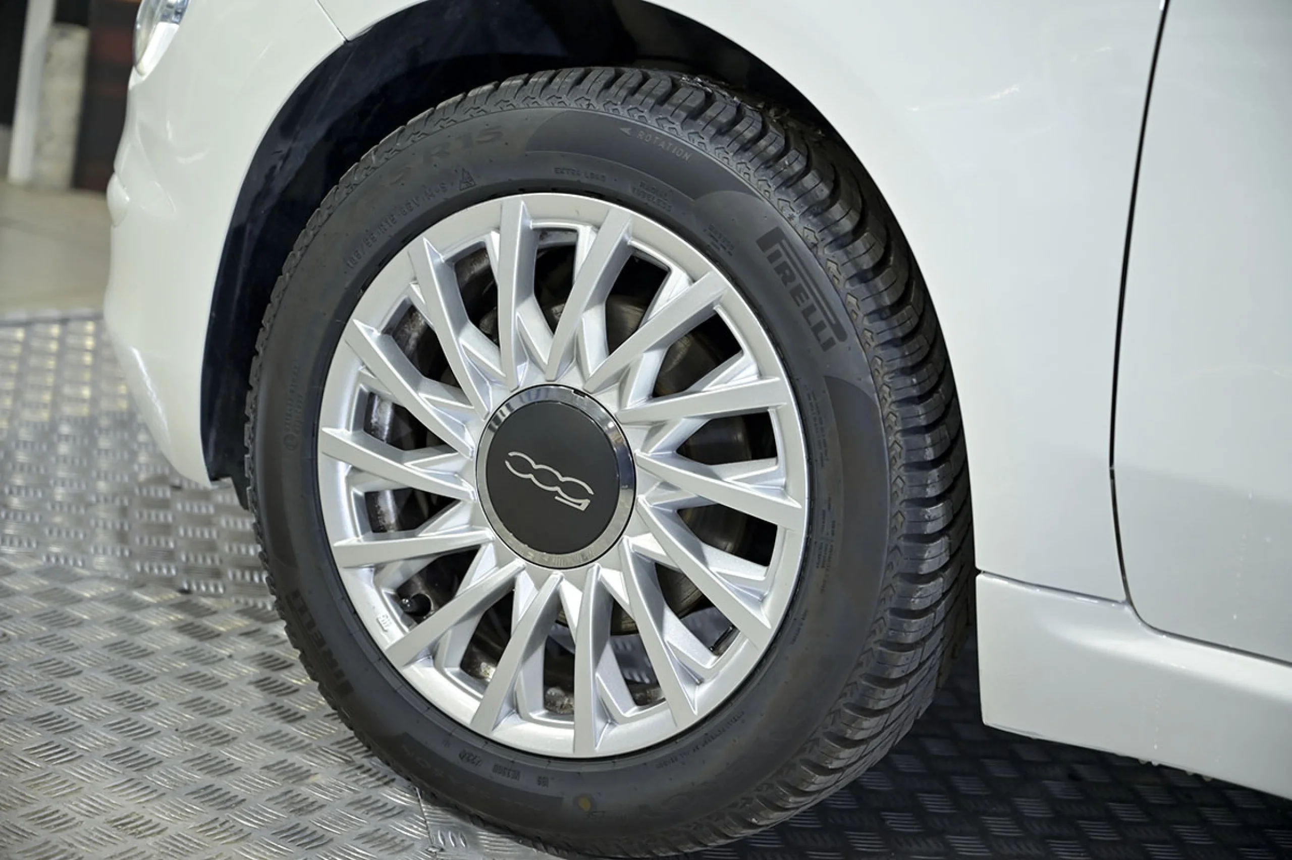 Fiat 500 Lounge 1.0 6v GSE 52KW 70 CV - Foto 13