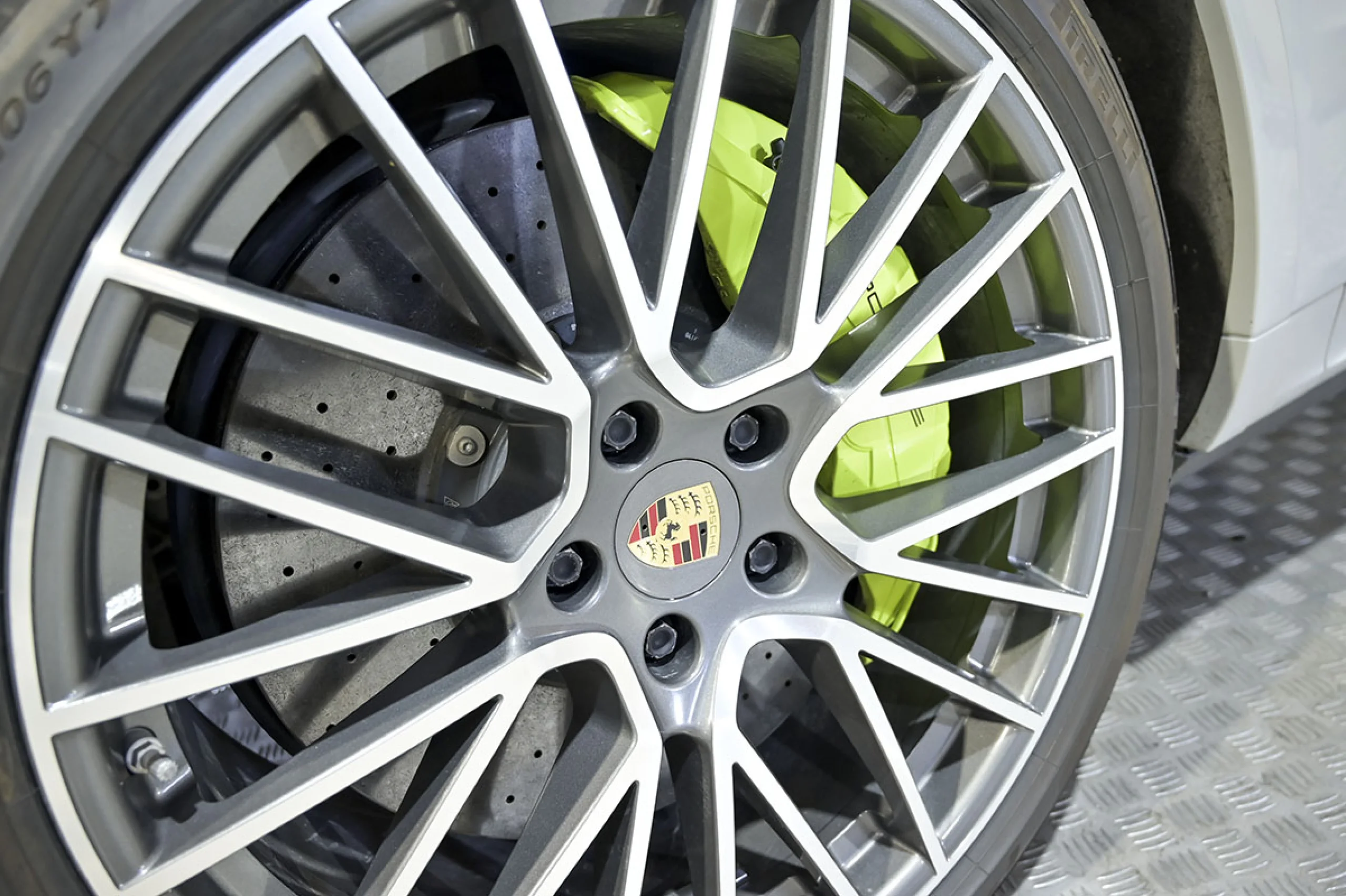 Porsche Cayenne Coupé Turbo S EHybrid - Foto 16