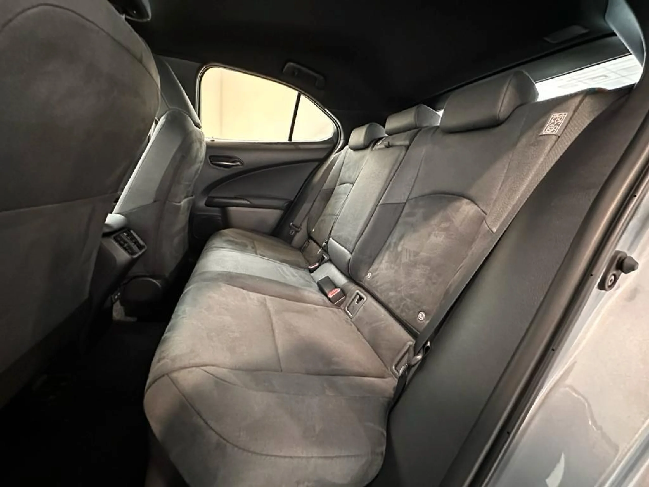 Lexus UX 250h 2WD PREMIUM - Foto 8