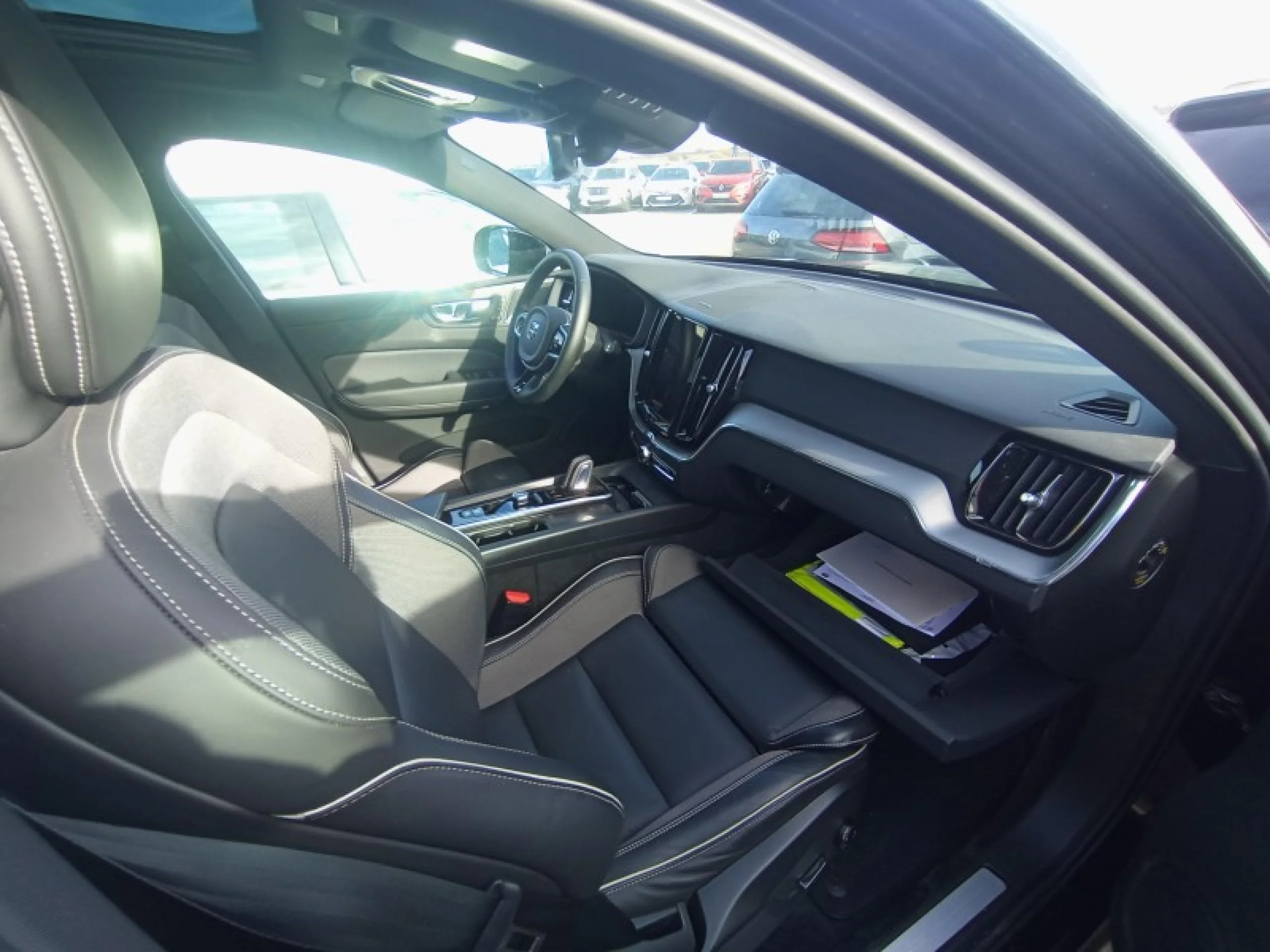 Volvo XC 60 XC60 2.0 T6 AWD Recharge R-Design Auto - Foto 8