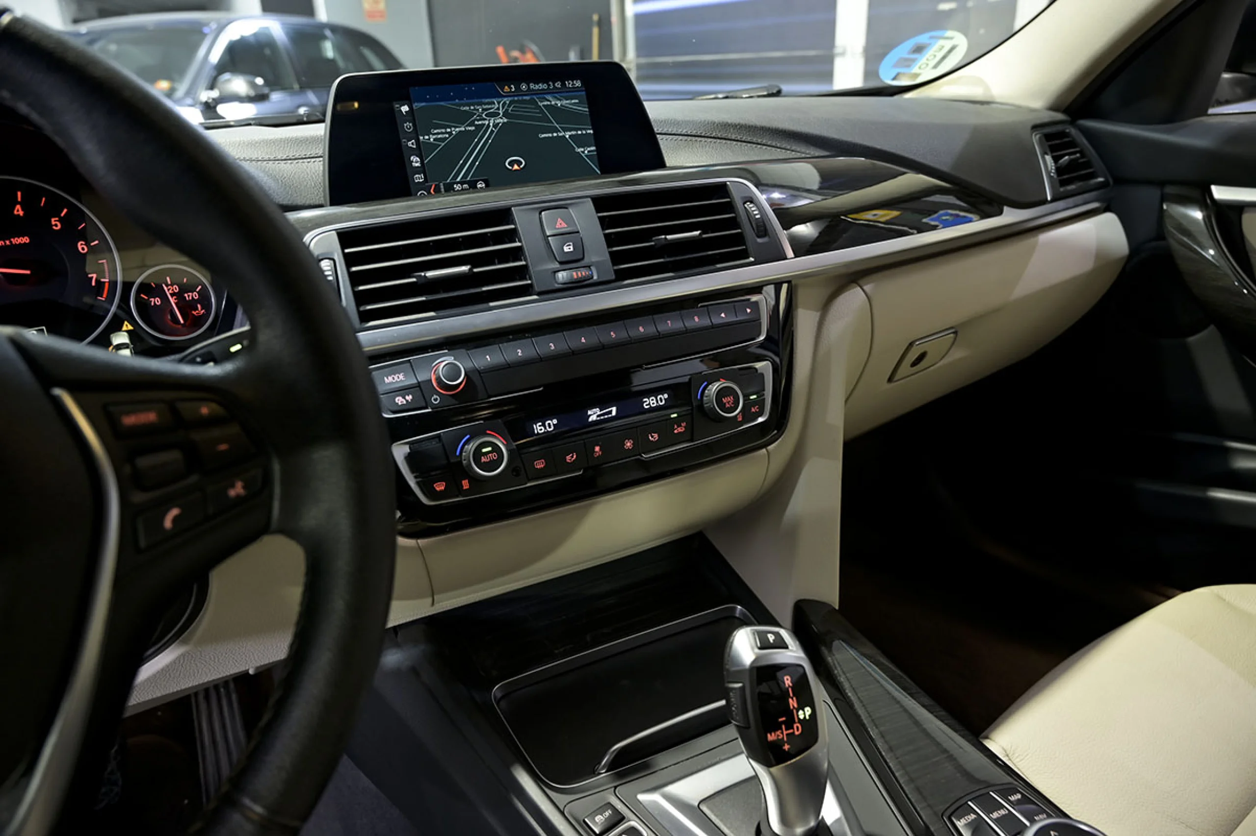 BMW 330 Serie 3 330e - Foto 28